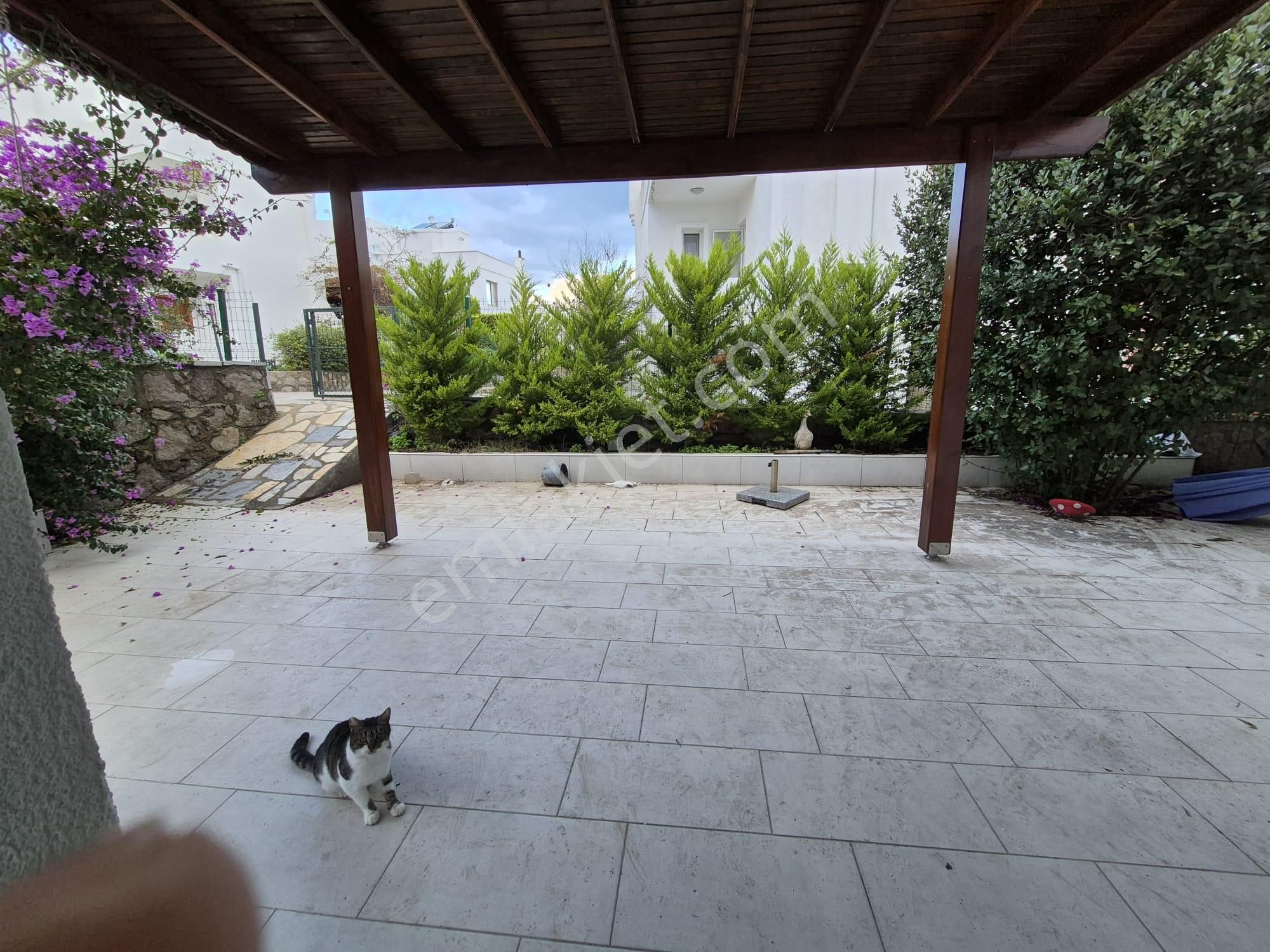 Bodrum Göltürkbükü – Site İçinde, Özel Plajlı Yatırımlık Dubleks - Görsel 3