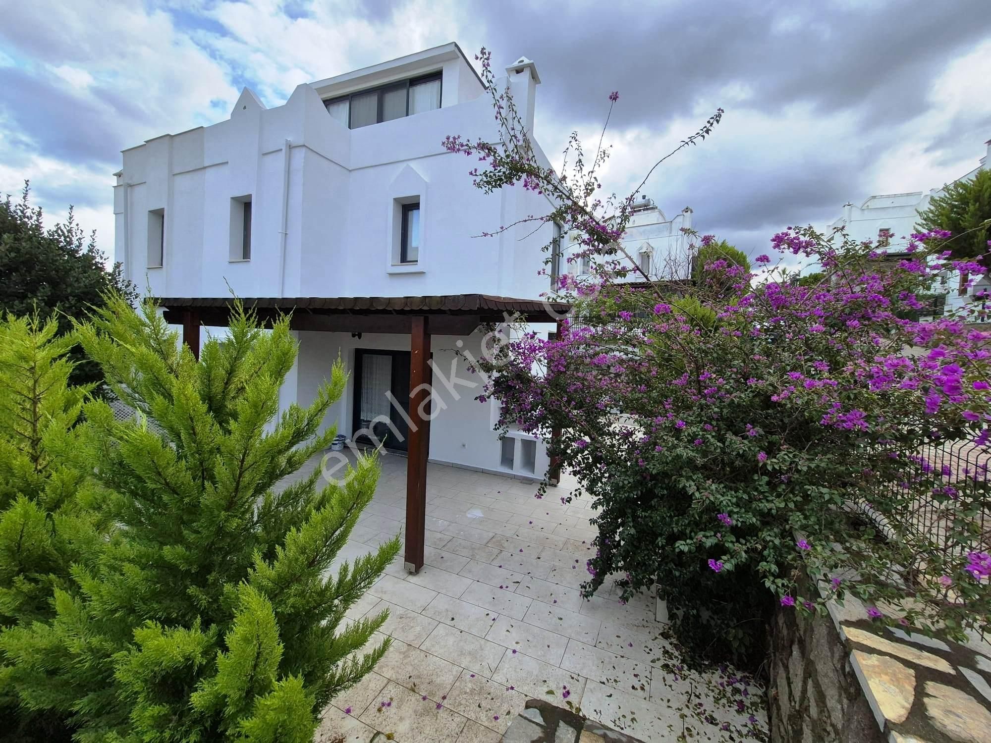 Bodrum Göltürkbükü – Site İçinde, Özel Plajlı Yatırımlık Dubleks