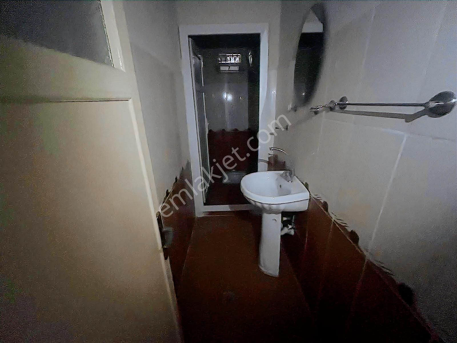 Merkezi Konumda Kozan Yoluna Yakın 3 Katlı Müstakil Ev - Görsel 34