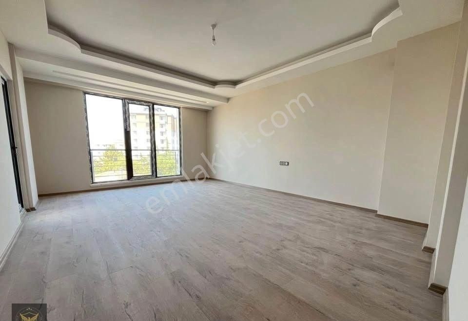 Beylikdüzü Merkez'de Metrobüse Komşu 2+1 Lüks Dairemiz