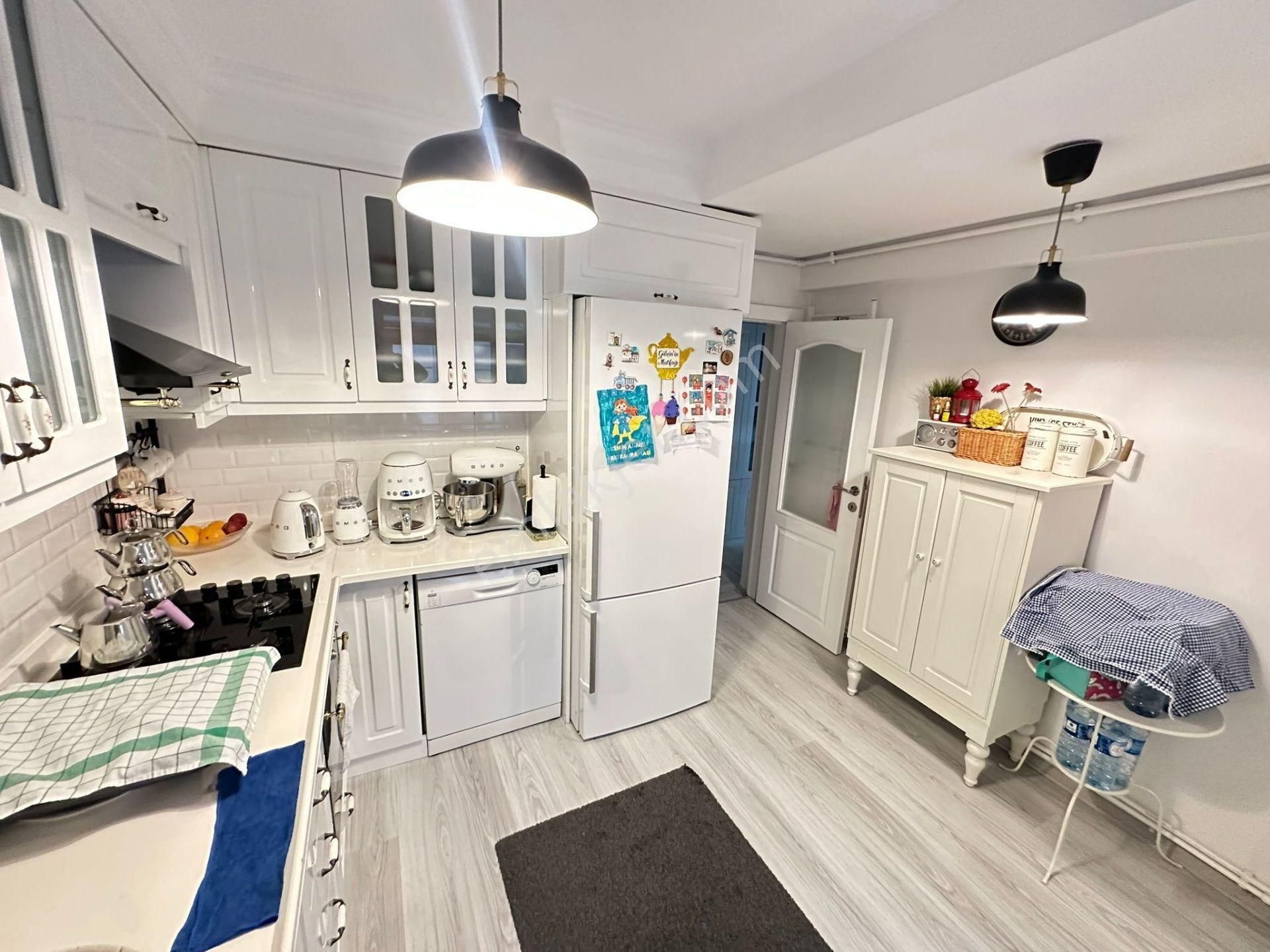 Danışment Göbek Yakını Orta Kat Ön Cephe 3+1 Ful Yapılı