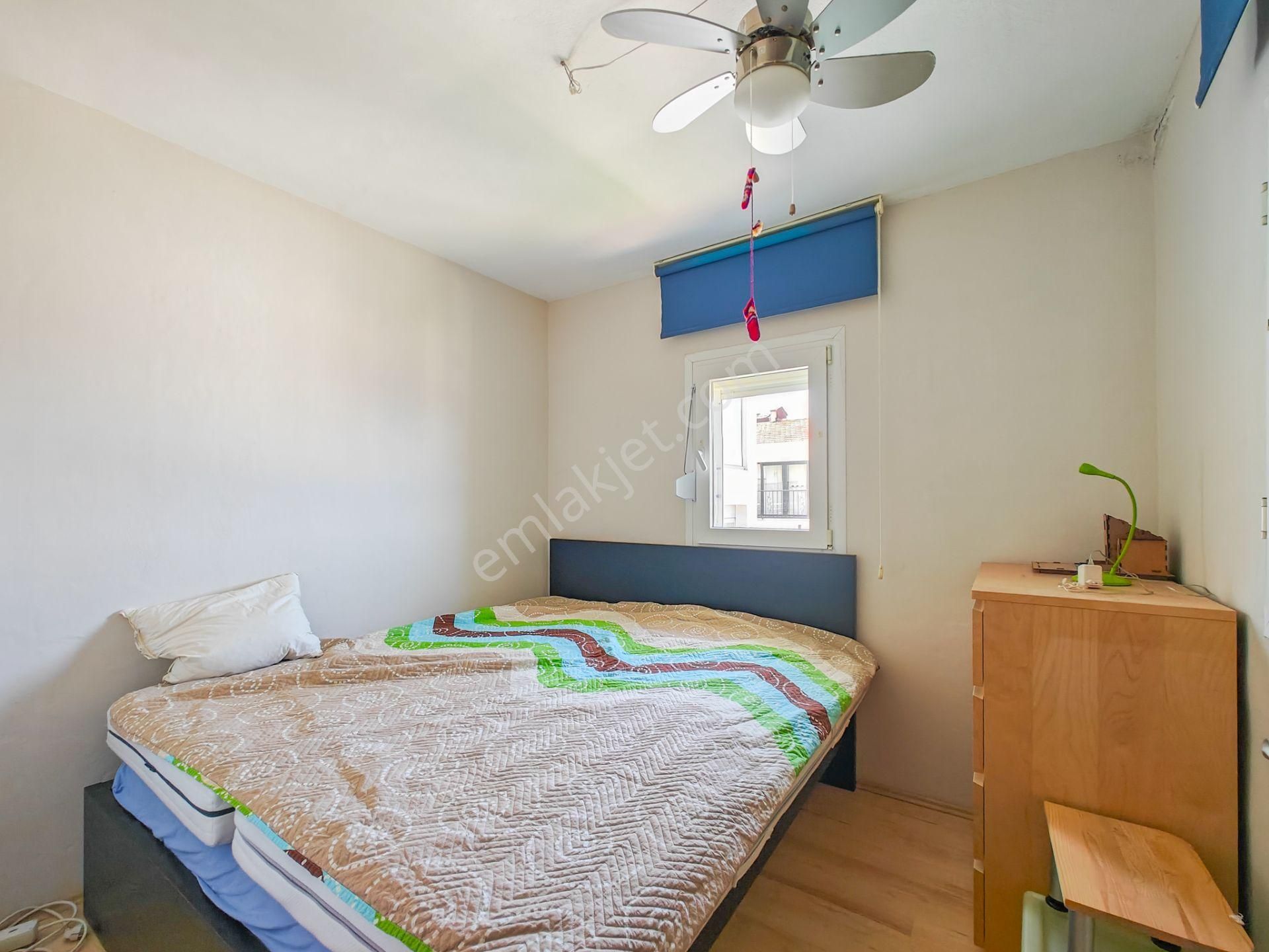 Kuşadası'nda Denize Sıfır Sitede 3+1 Satılık Villa - Görsel 16