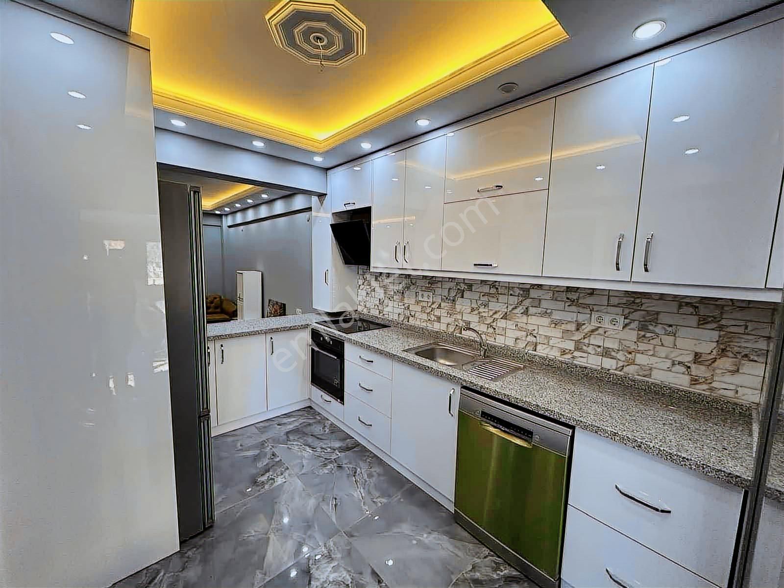 Bürmen'den Urla Çeşmealtı'nda Havuzlu Full Eşyalı Villa - Görsel 18