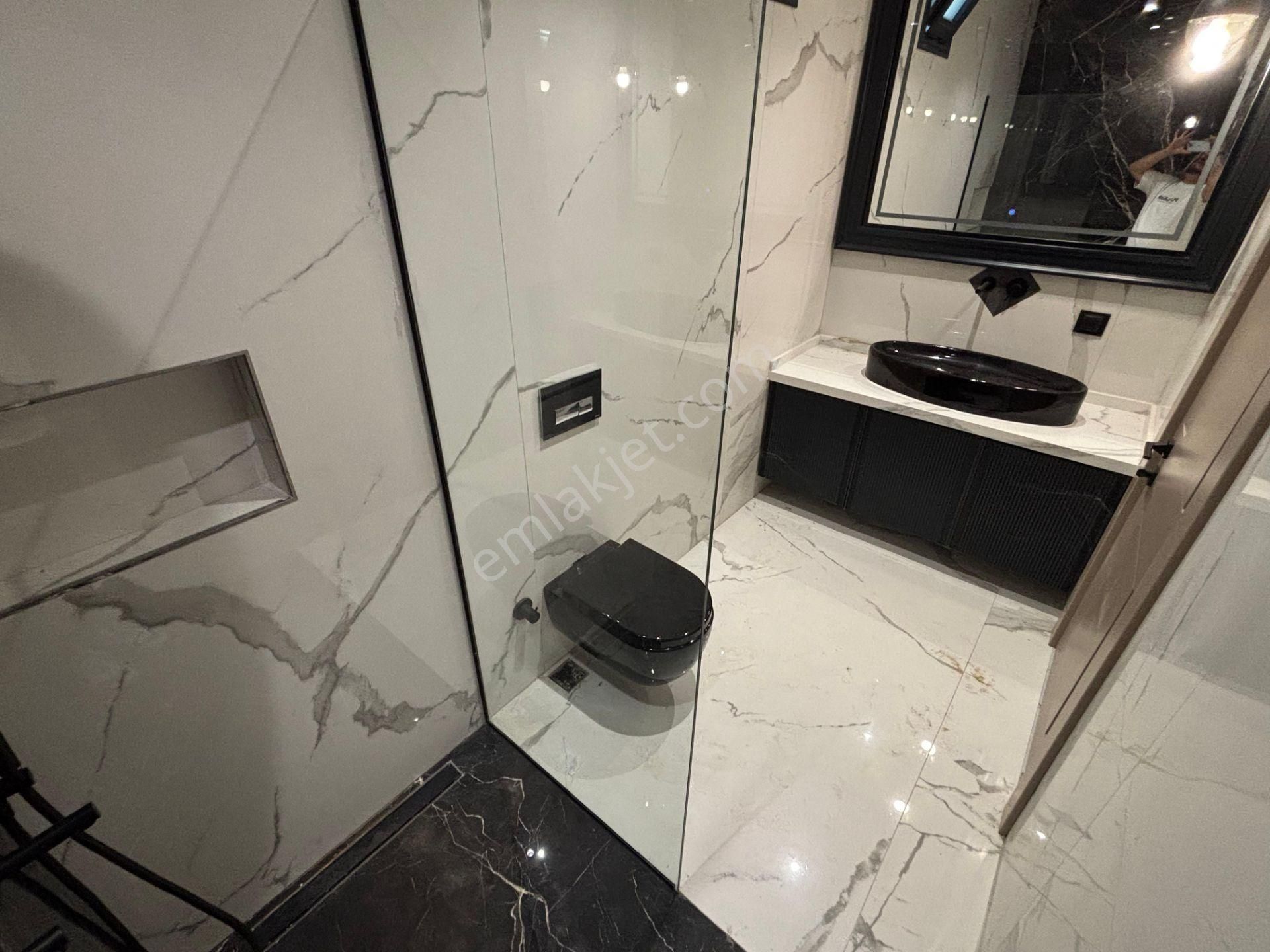 Yiğit'ten Panoramik Deniz Manzaralı 5+1 Tasarım Harikası Villa - Görsel 13
