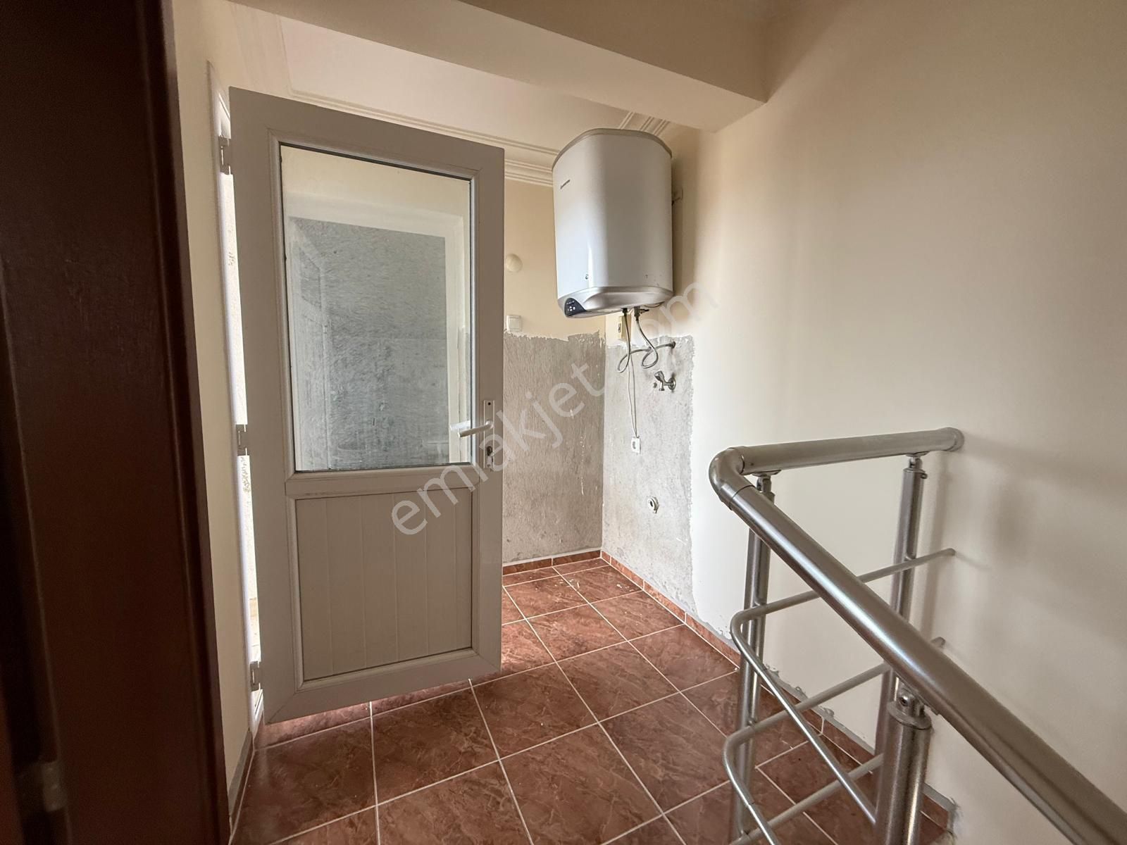 Kuşadası Davutlar Geniş Bahçeli Deniz Manzaralı 3+1 Kaçırılmayacak Firsat Yazlık Villa - Görsel 18