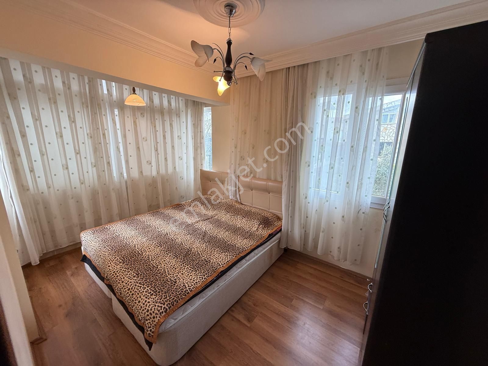 Kuşadası Davutlar Geniş Bahçeli Deniz Manzaralı 3+1 Kaçırılmayacak Firsat Yazlık Villa - Görsel 12