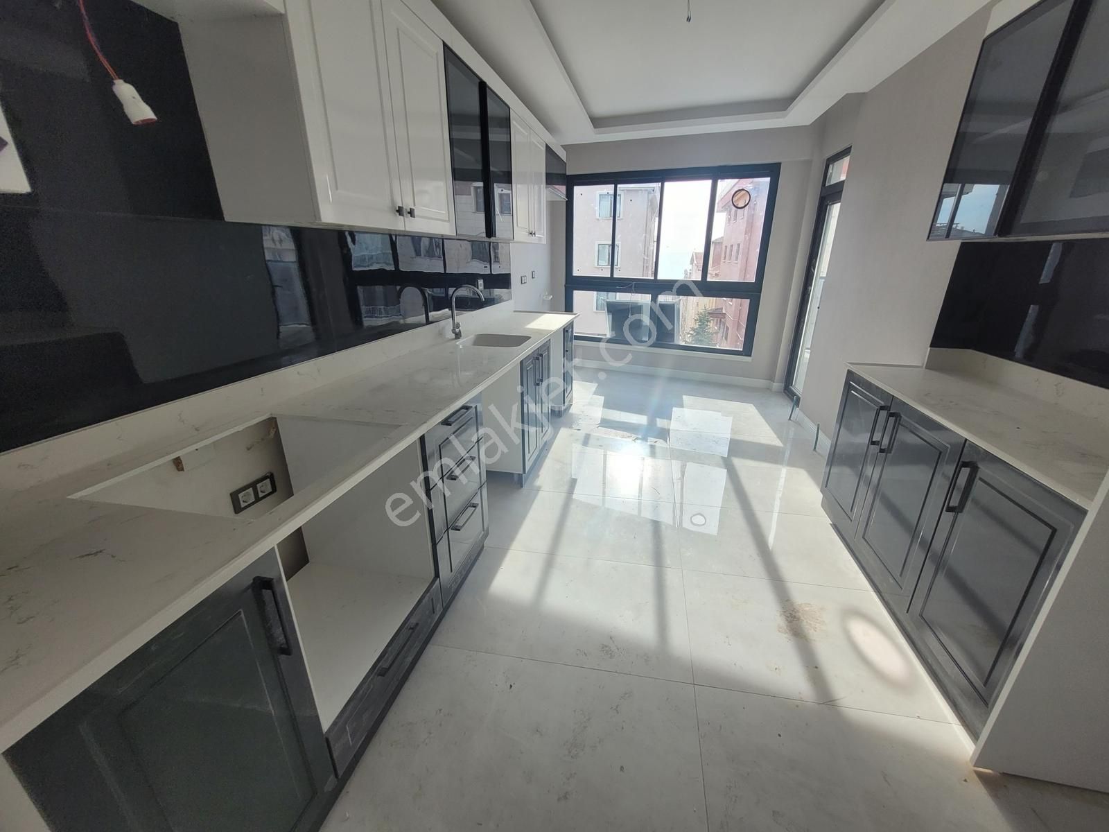 Muhteşem Konumda Yeni Binada Her Kat Ve Cephede Sıfır Daireler