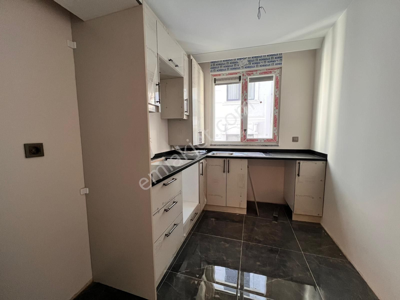 Kaçmaz'dan Küçükyalı Marmaraya Yürüme Mesafesinde Ara Kat 2+1 - Görsel 27