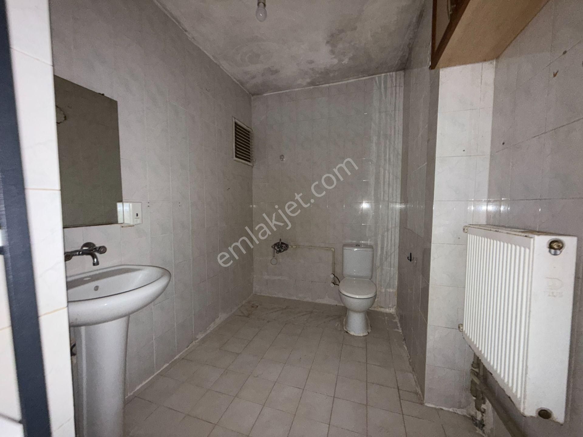 Ufuk Kılıç Emlak'tan Bu Fiyat Kaçmaz Merkezde Katta G.cephe 3+1 Daire - Görsel 21