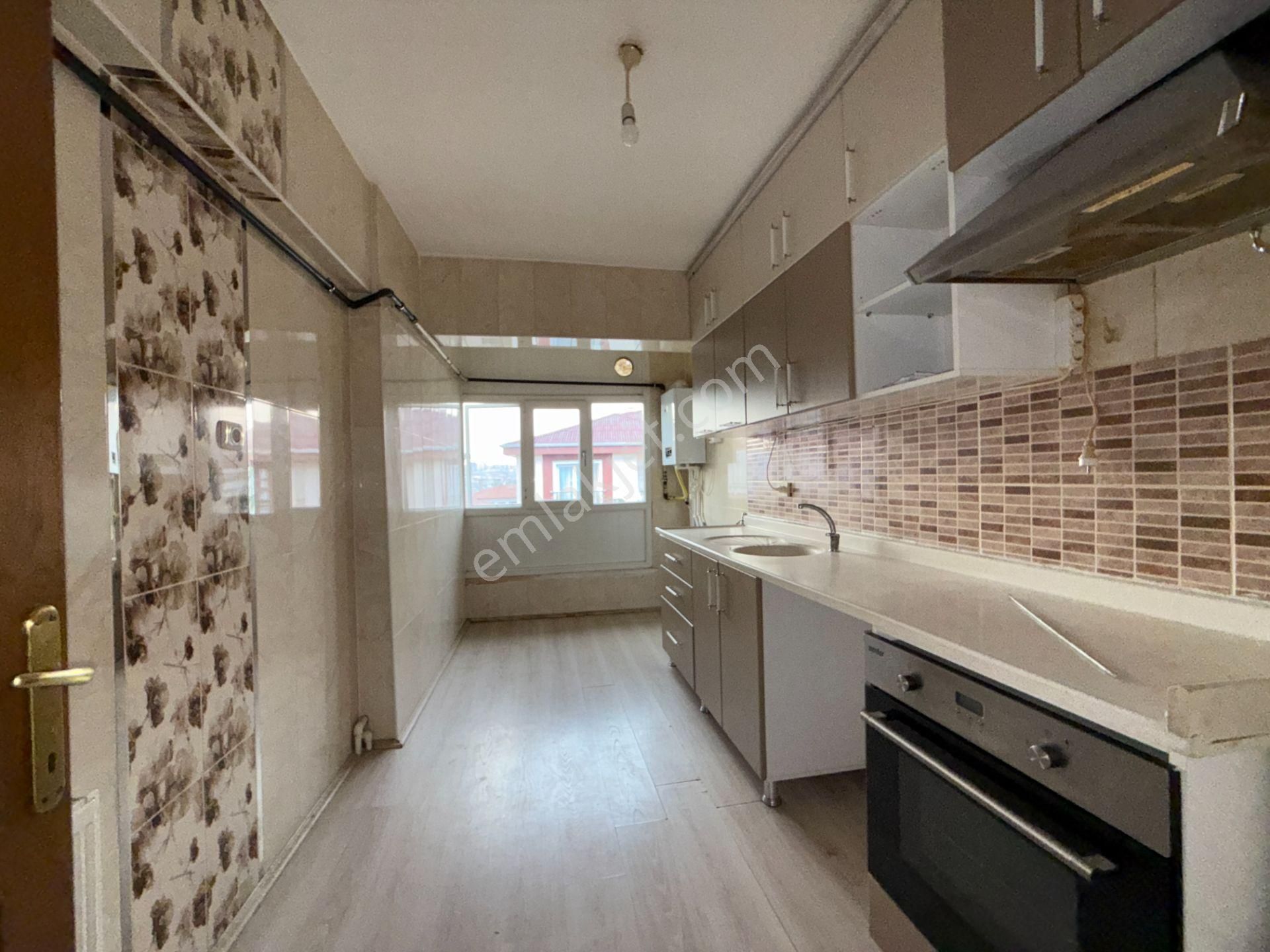 Ufuk Kılıç Emlak'tan Bu Fiyat Kaçmaz Merkezde Katta G.cephe 3+1 Daire - Görsel 5