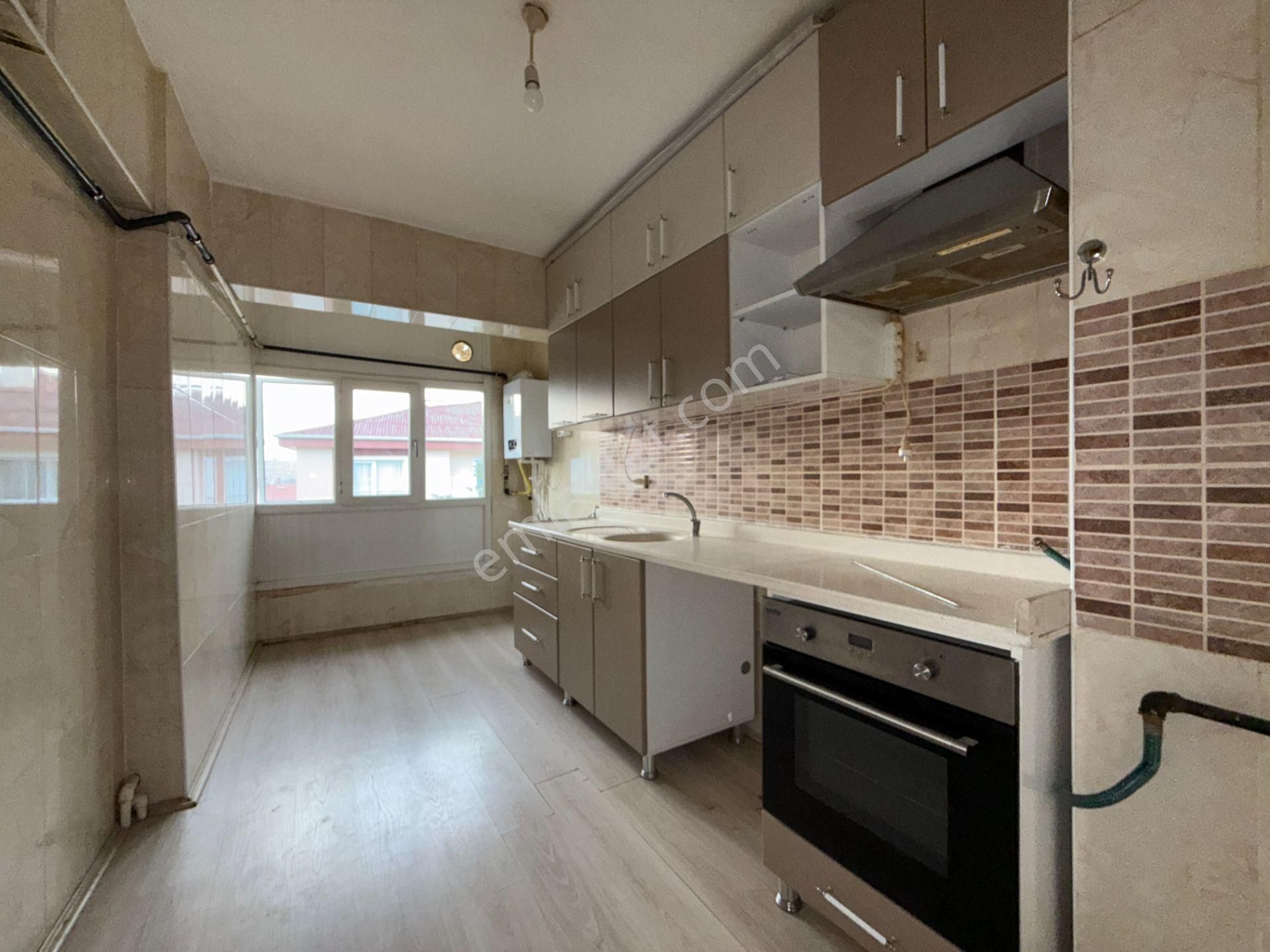 Ufuk Kılıç Emlak'tan Bu Fiyat Kaçmaz Merkezde Katta G.cephe 3+1 Daire - Görsel 4