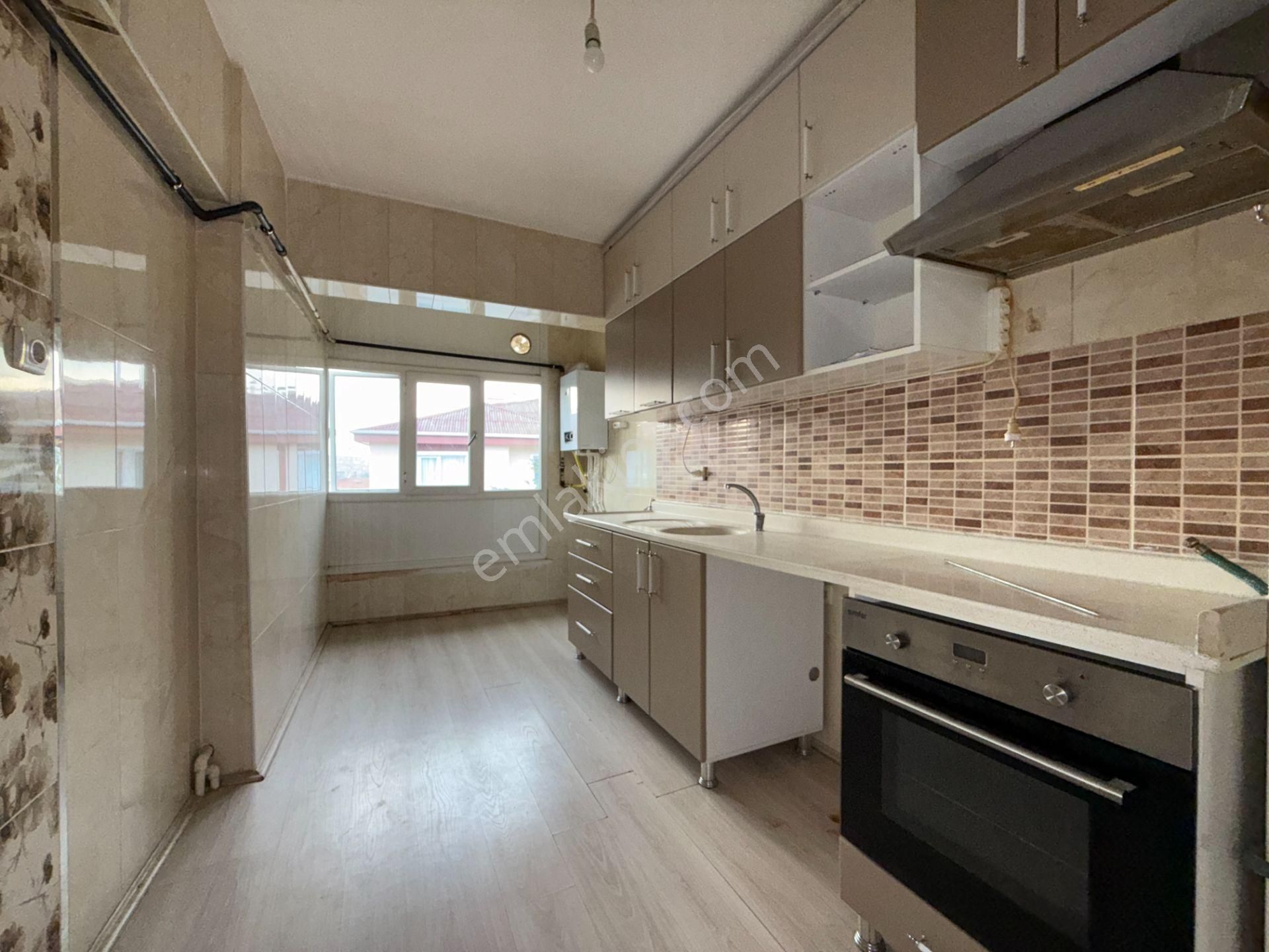 Ufuk Kılıç Emlak'tan Bu Fiyat Kaçmaz Merkezde Katta G.cephe 3+1 Daire