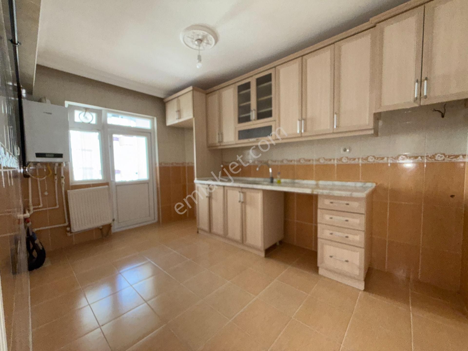 Ufuk Kılıç Emlak'tan Köşebaşı Y. Giriş 3+1 125m² Kredi Limitsiz Daire