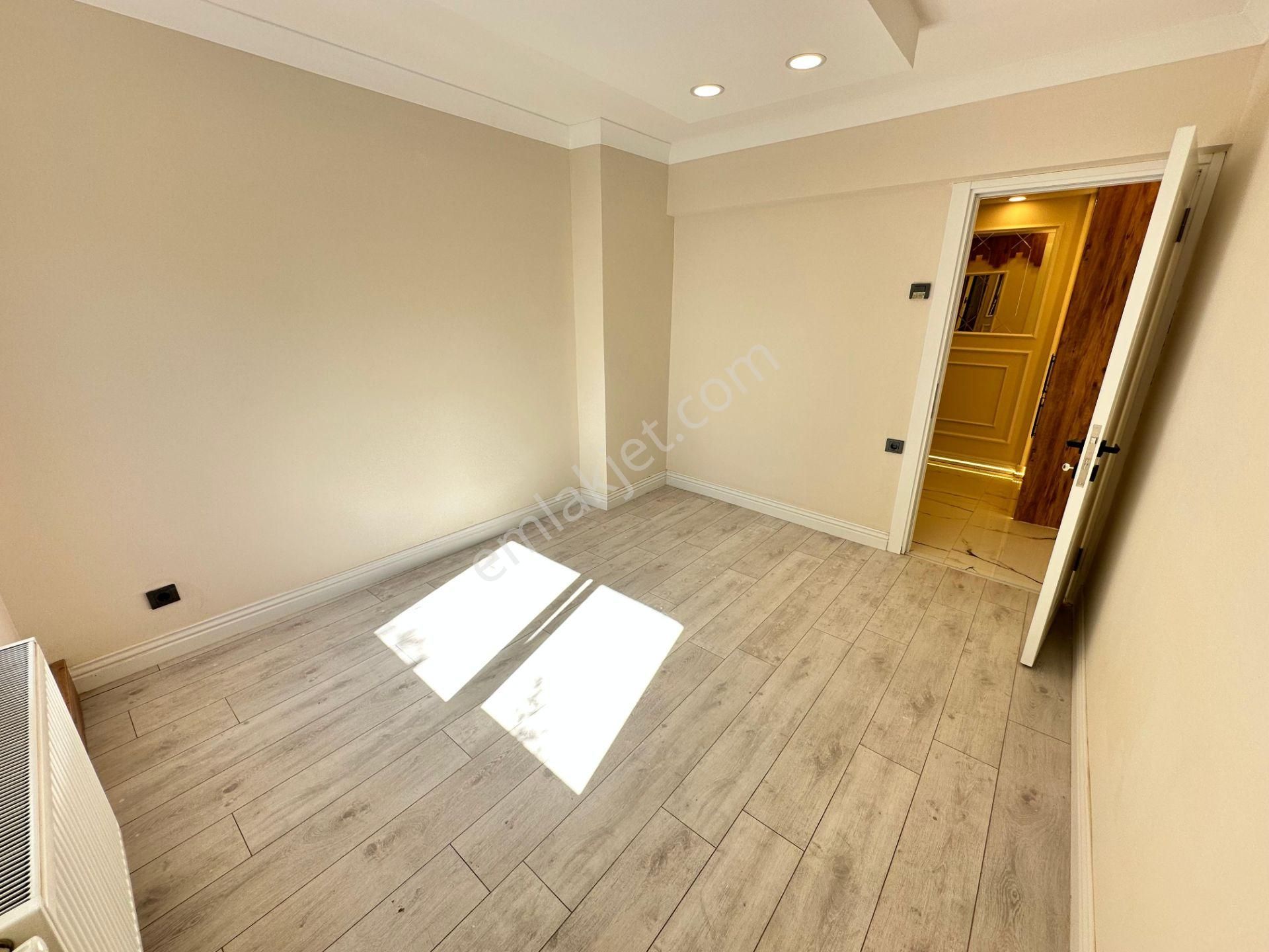 Göztepe Metro Çıkışı 3+1 140 M2 Tadilatlı Lüx Satılık Daire - Görsel 12