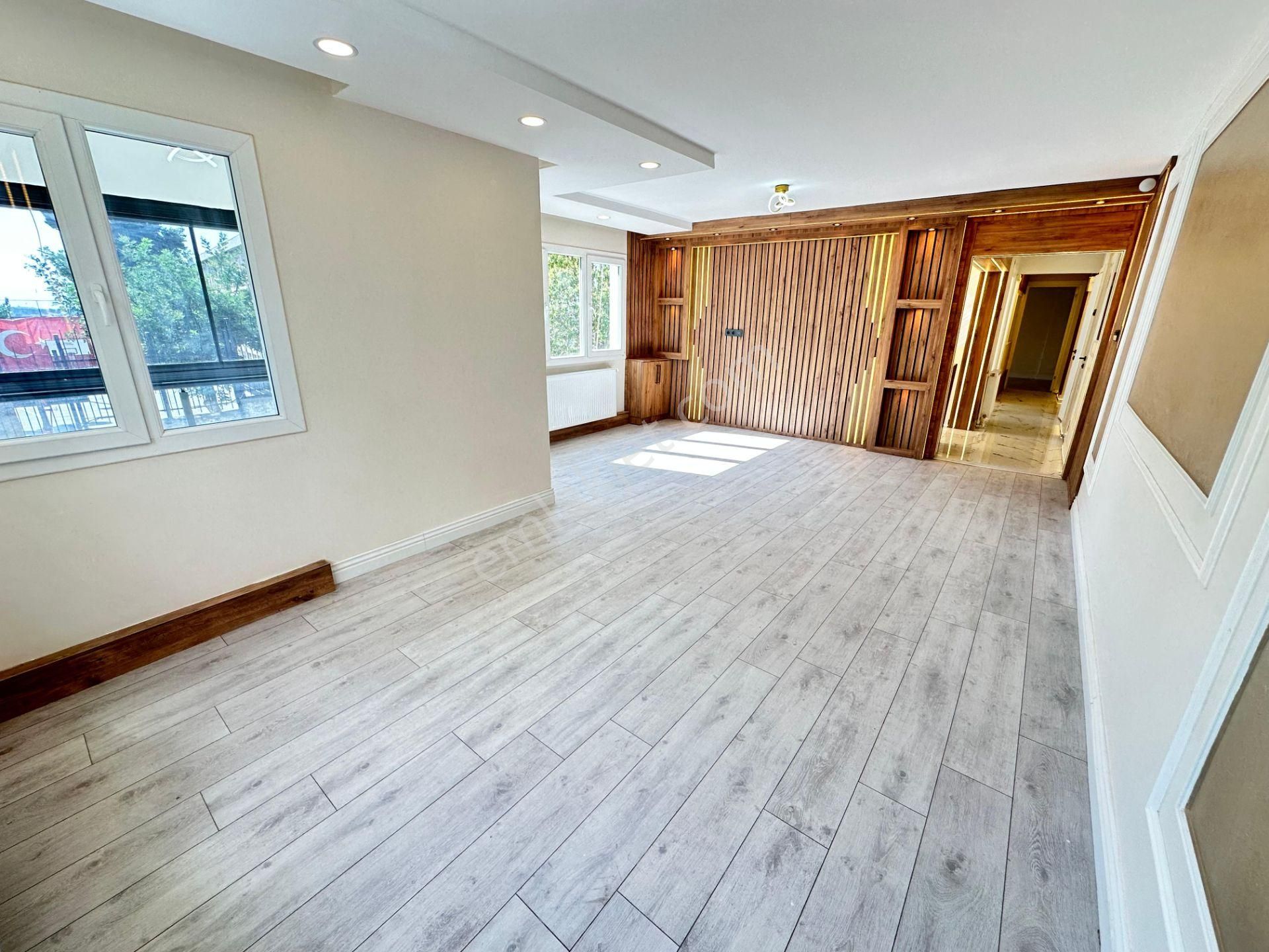 Göztepe Metro Çıkışı 3+1 140 M2 Tadilatlı Lüx Satılık Daire - Görsel 3