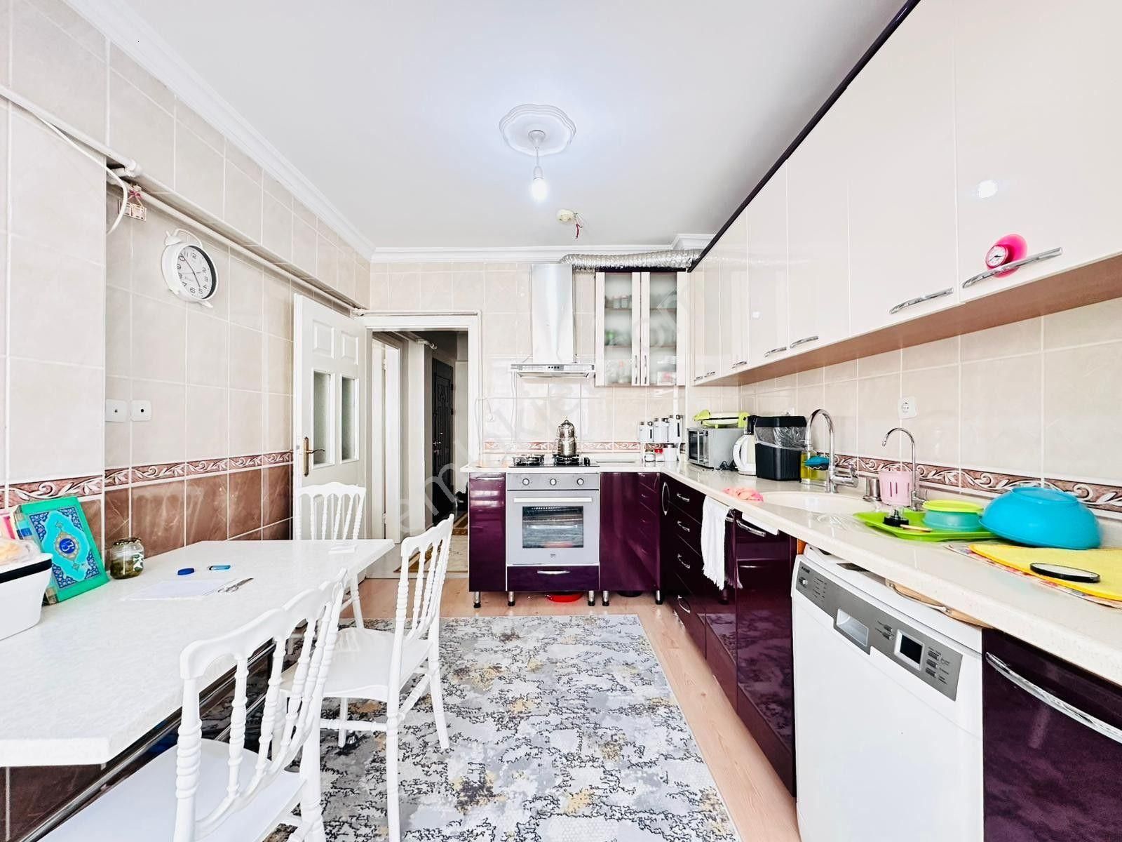 Kalecik Emlak'tan Fatih Mahallesinde Köşe Başı 3+1 Orta Kat Daire - Görsel 5