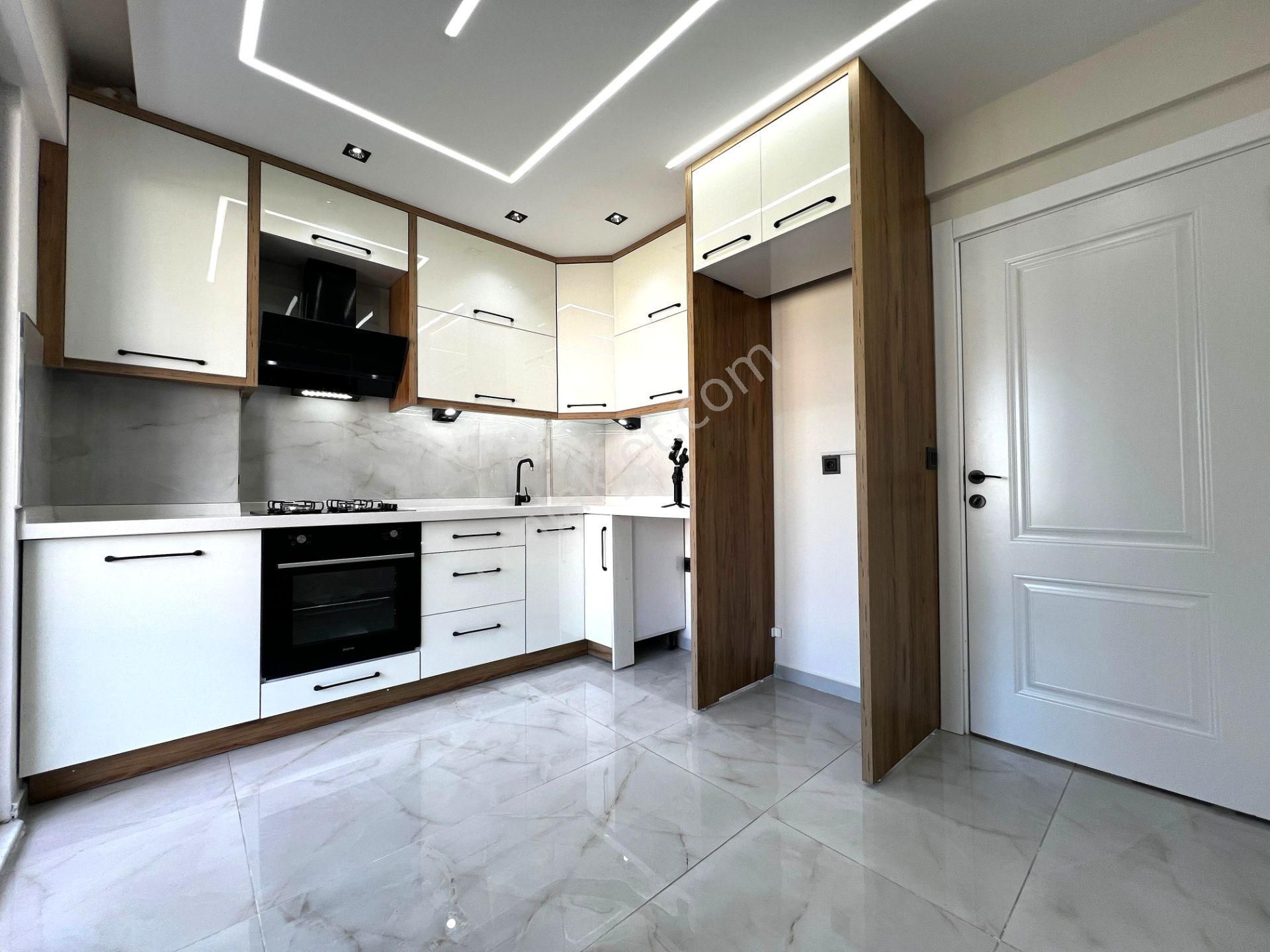 Yiğit'ten Altınkumda 3+1 Ebeveyn Banyolu Full Yapılı Lüks Daire - Görsel 3