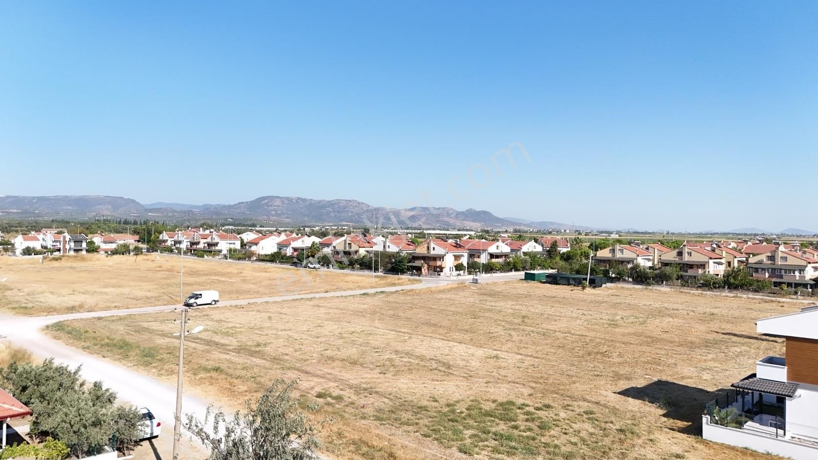 Altınova Sahilde Hem Site Hem Otel Yapımına Müsait Fırsat Arsa - Görsel 3