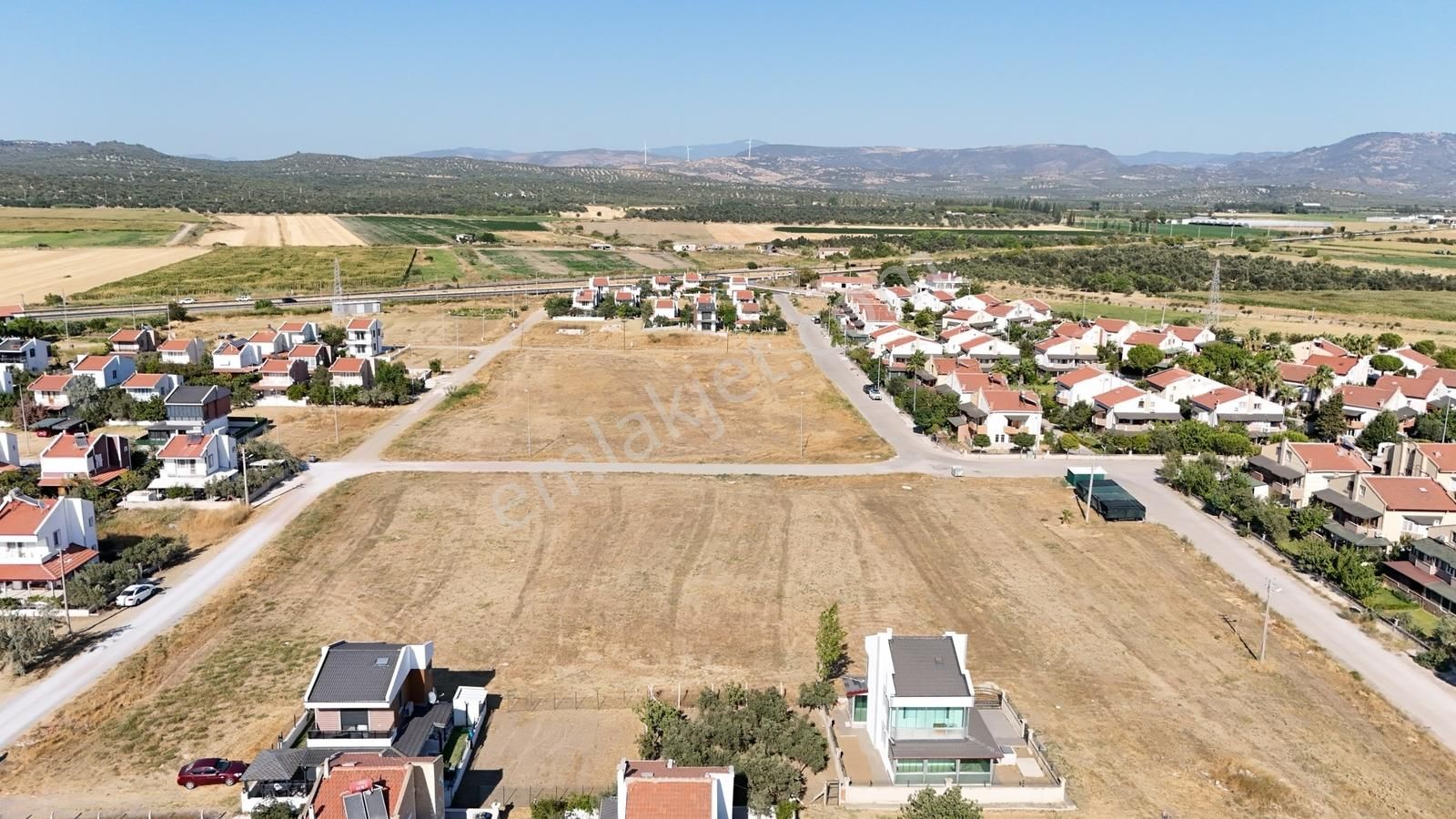 Altınova Sahilde Hem Site Hem Otel Yapımına Müsait Fırsat Arsa - Görsel 7