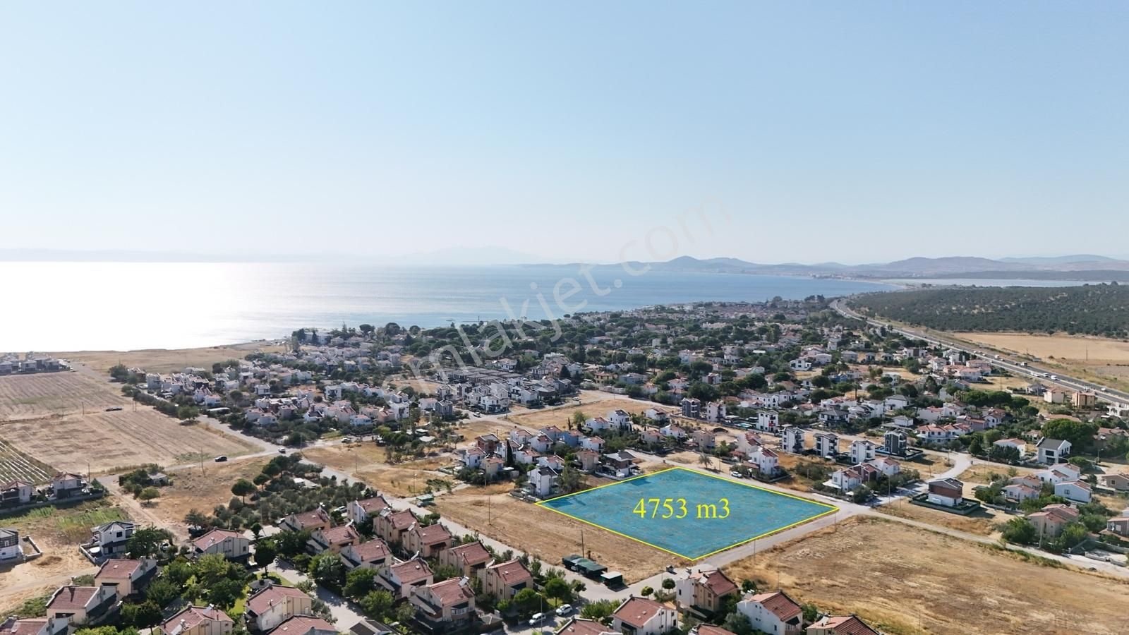 Altınova Sahilde Hem Site Hem Otel Yapımına Müsait Fırsat Arsa