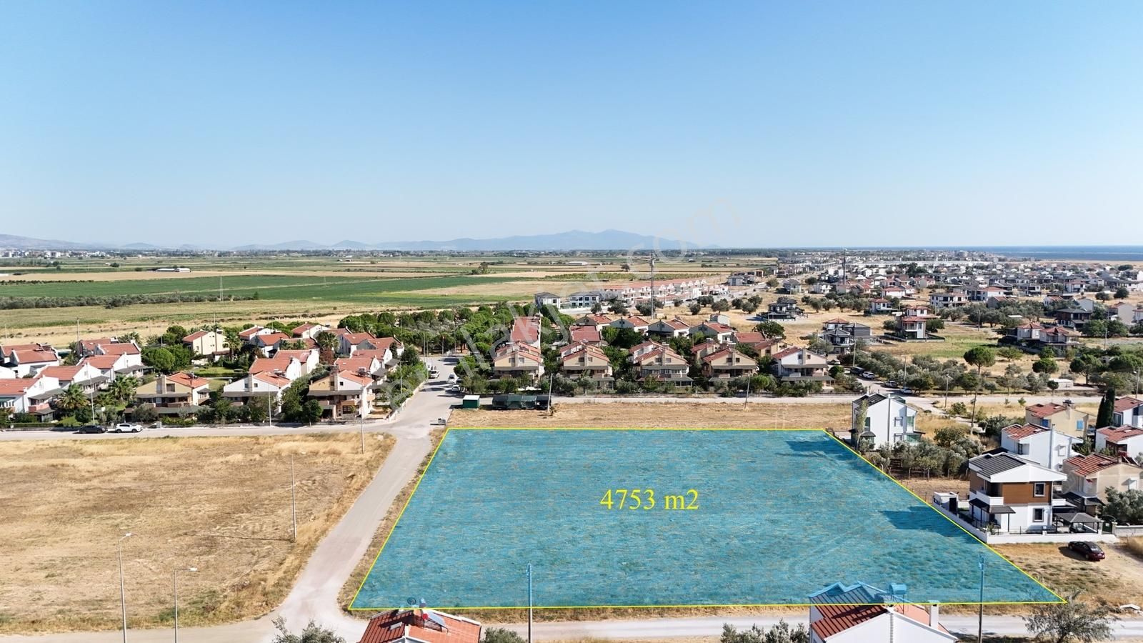 Altınova Sahilde Hem Site Hem Otel Yapımına Müsait Fırsat Arsa - Görsel 2