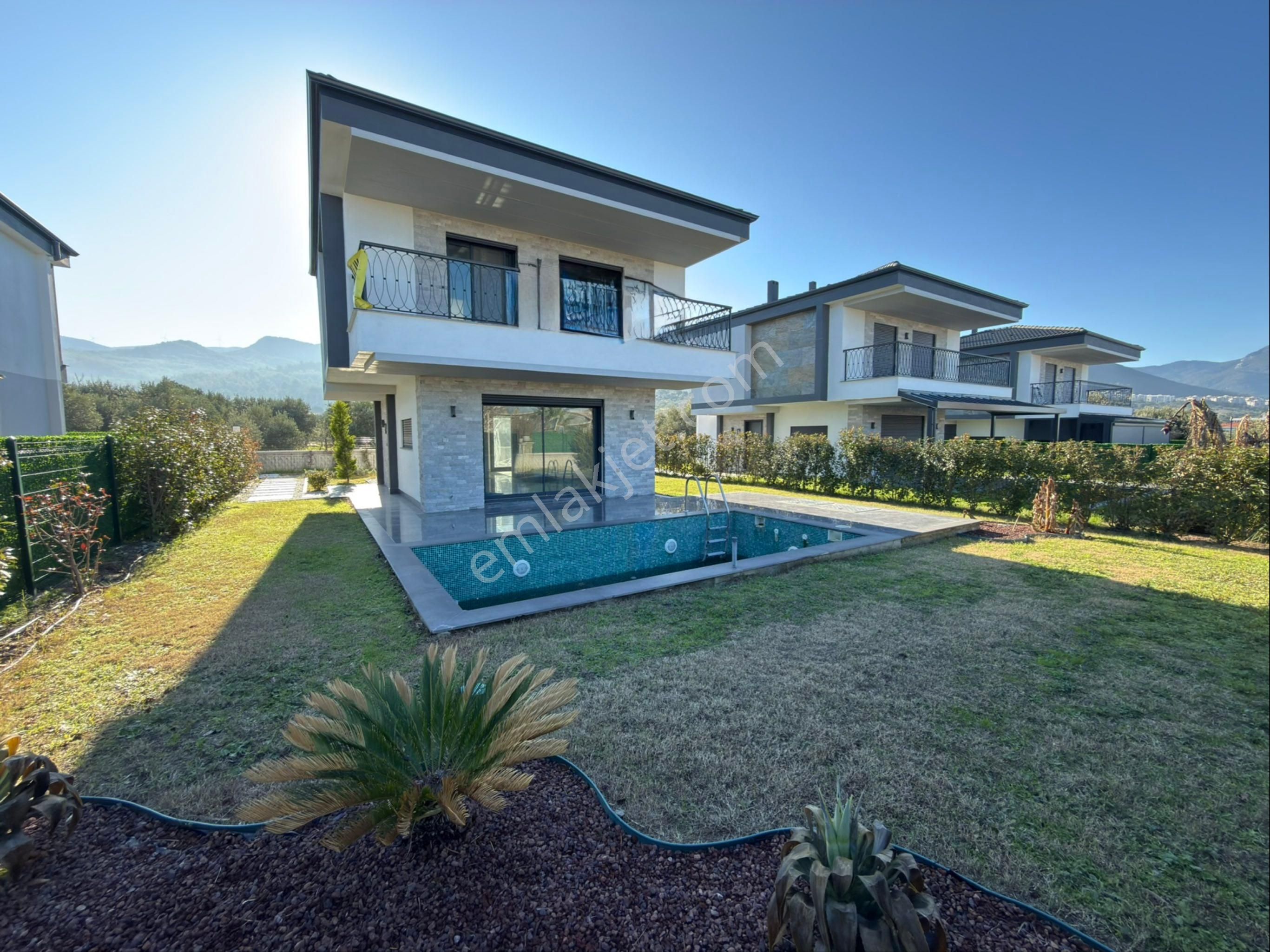 Kuşadası Davutlar‘da Satılık Özel Havuzlu Tek Müstakil 4 + 1 Sıfır Villa - Görsel 7