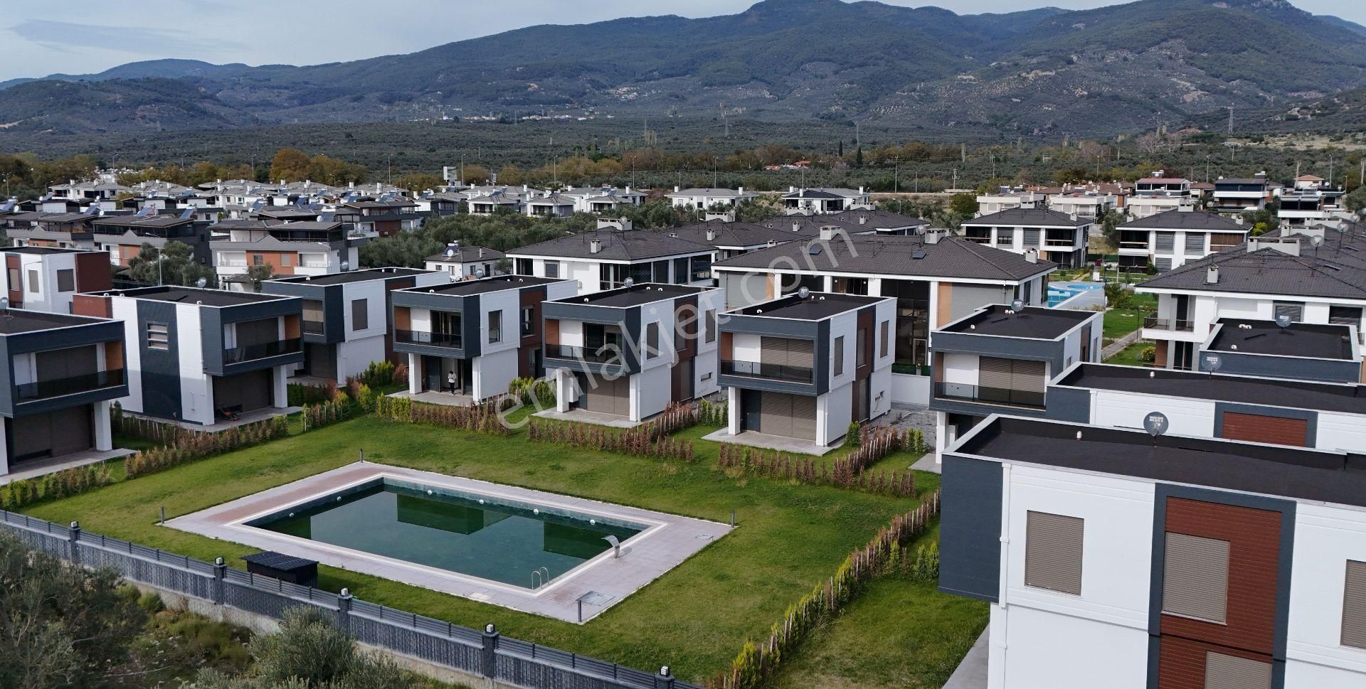 Yiğit'ten Güre'de Modern Mimari Tasarım 3+1 Lüks Villa - Görsel 2