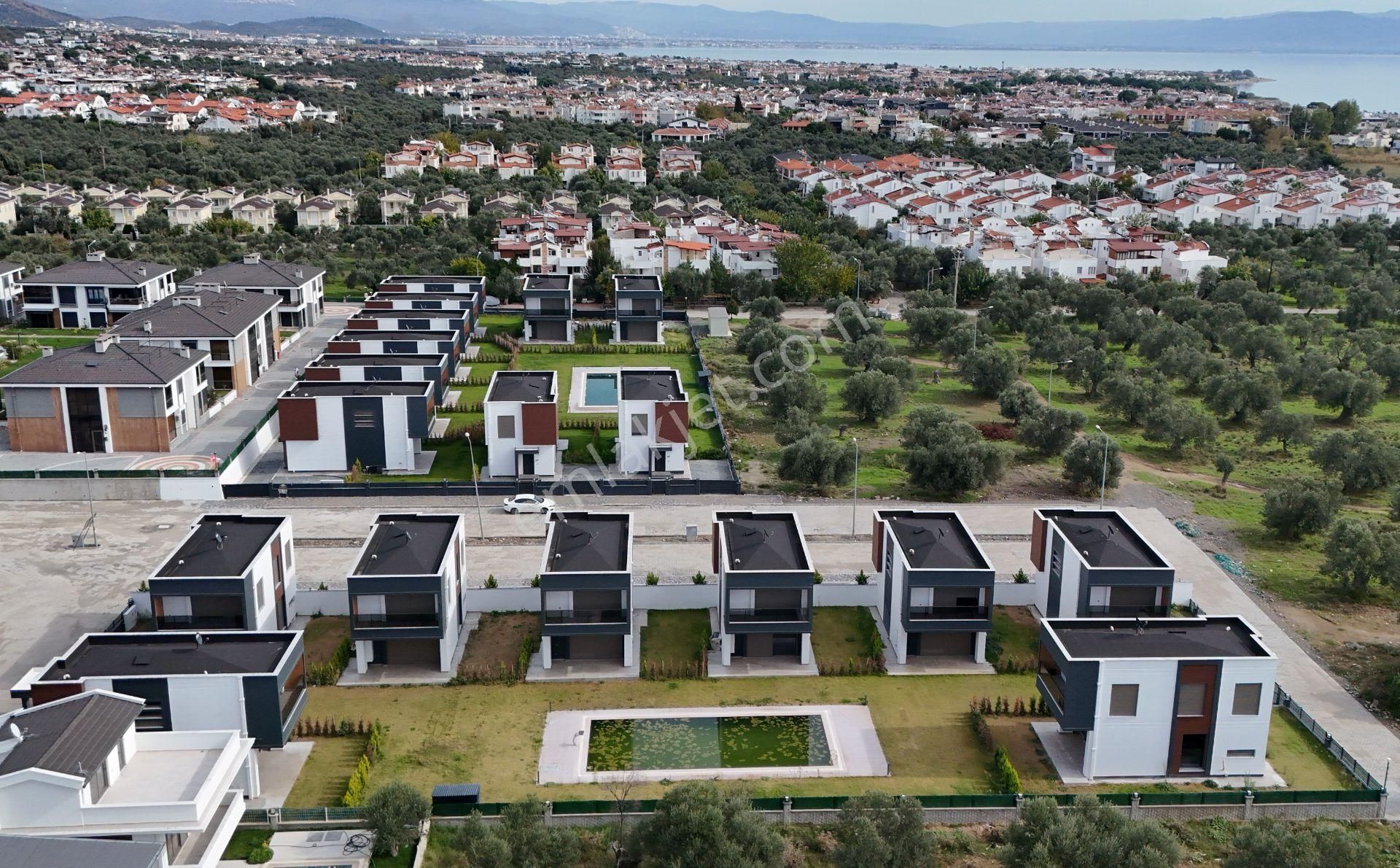 Yiğit'ten Güre'de Modern Mimari Tasarım 3+1 Lüks Villa - Görsel 4