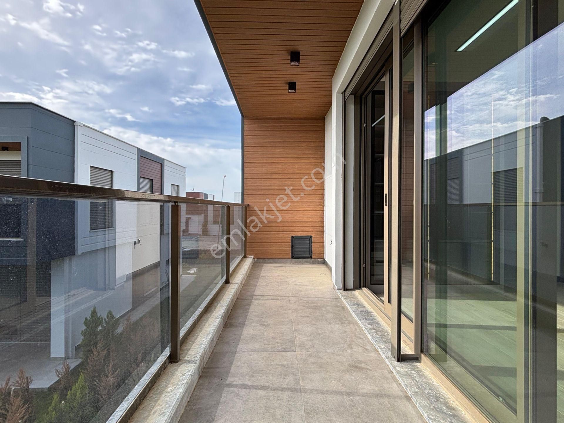 Yiğit'ten Güre'de Modern Mimari Tasarım 3+1 Lüks Villa - Görsel 18