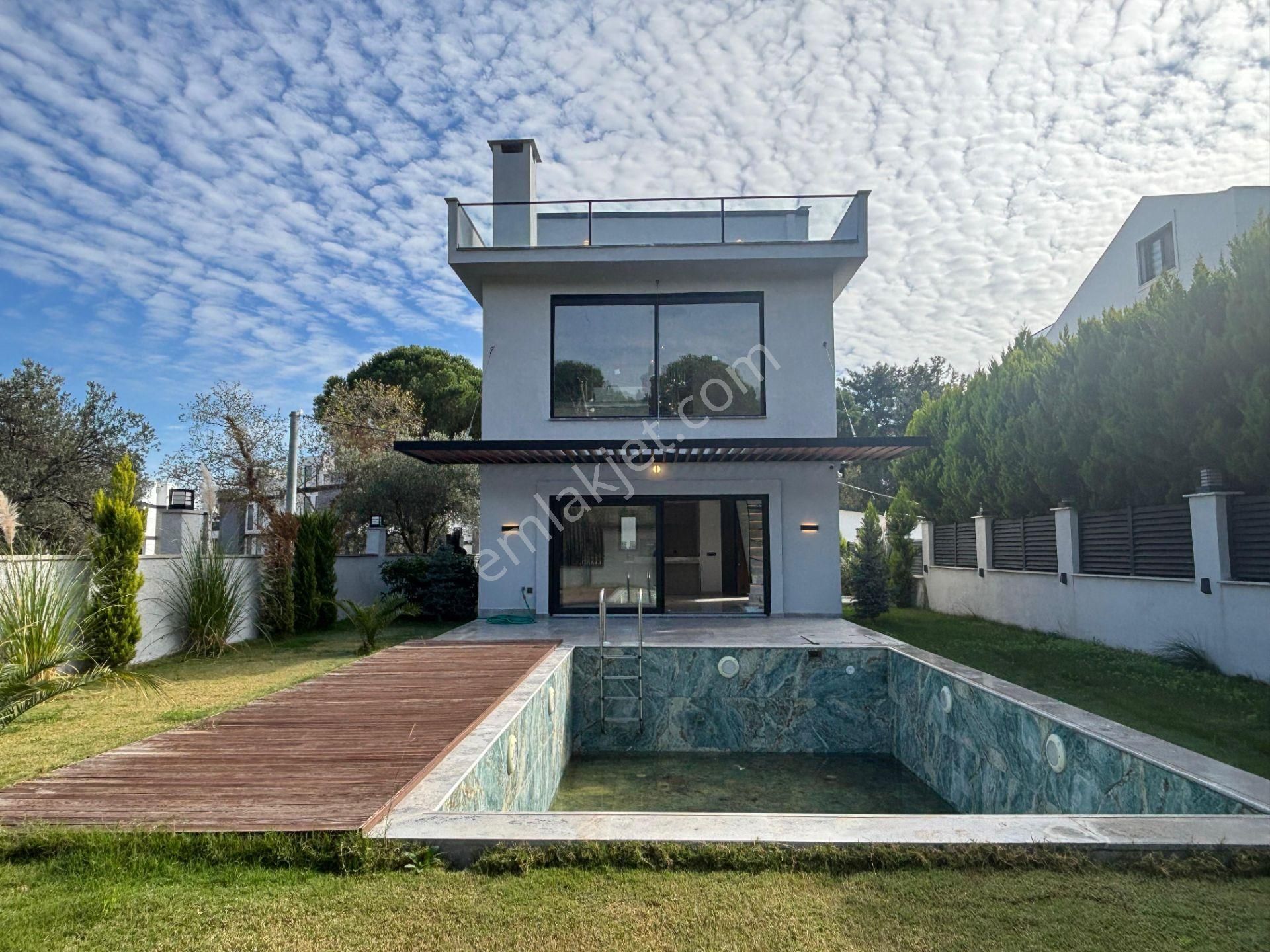 Yiğit'ten Güre'de Müstakil Havuzlu Şömineli Muhteşem 3+1 Villa - Görsel 2