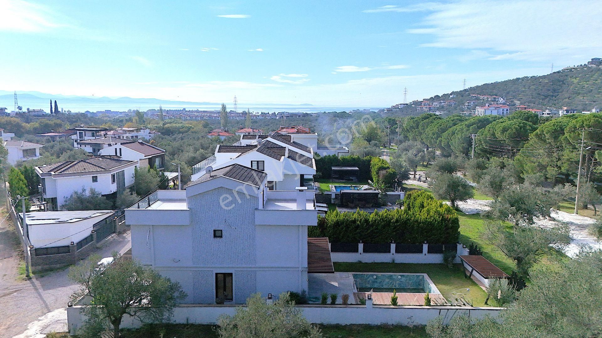 Yiğit'ten Güre'de Müstakil Havuzlu Şömineli Muhteşem 3+1 Villa - Görsel 24
