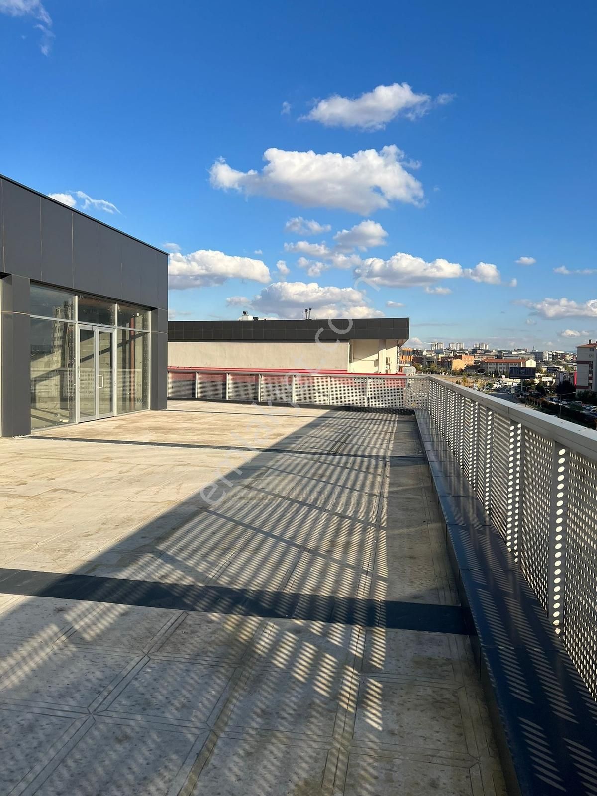 Köşe İvedik İş Merkezinde Bulvar Cepheli Satılık Dükkan - Görsel 2