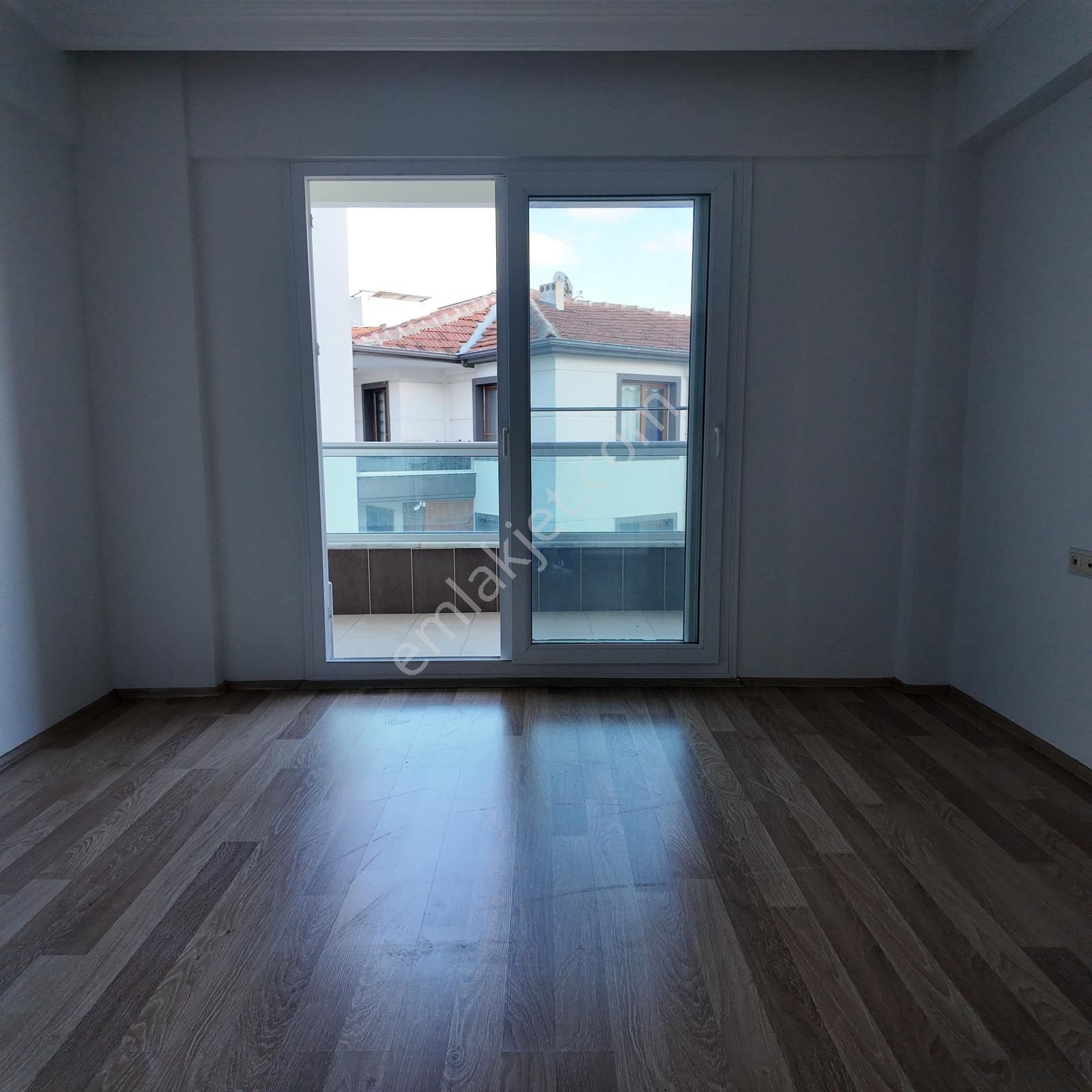 Gölete Sıfır Konumda 135 M2 Arakat Bakımlı 3+1 Doğalgazlı Daire - Görsel 25