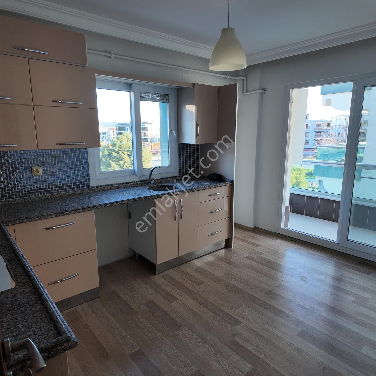 Gölete Sıfır Konumda 135 M2 Arakat Bakımlı 3+1 Doğalgazlı Daire - Görsel 15