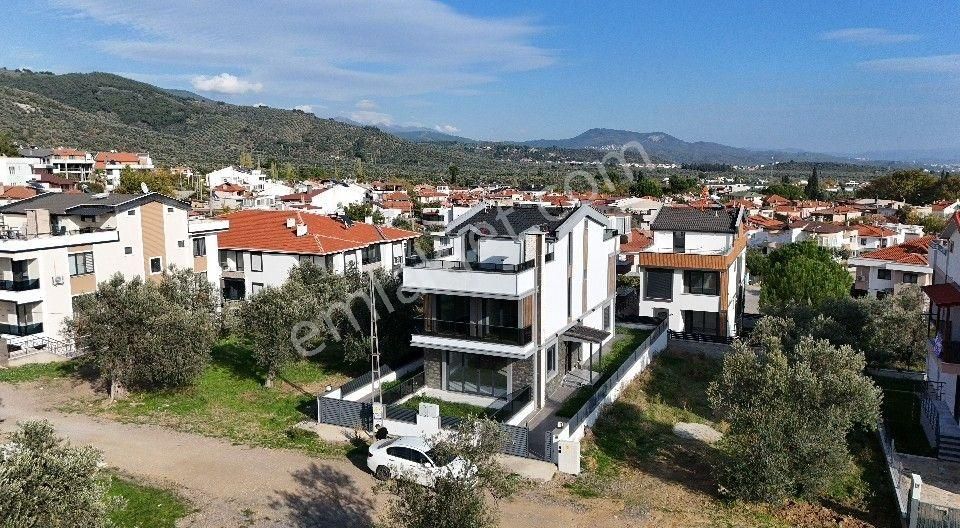Yiğit'ten Güre'de Dağ & Deniz Manzaralı 3+1 Müstakil Villa - Görsel 2