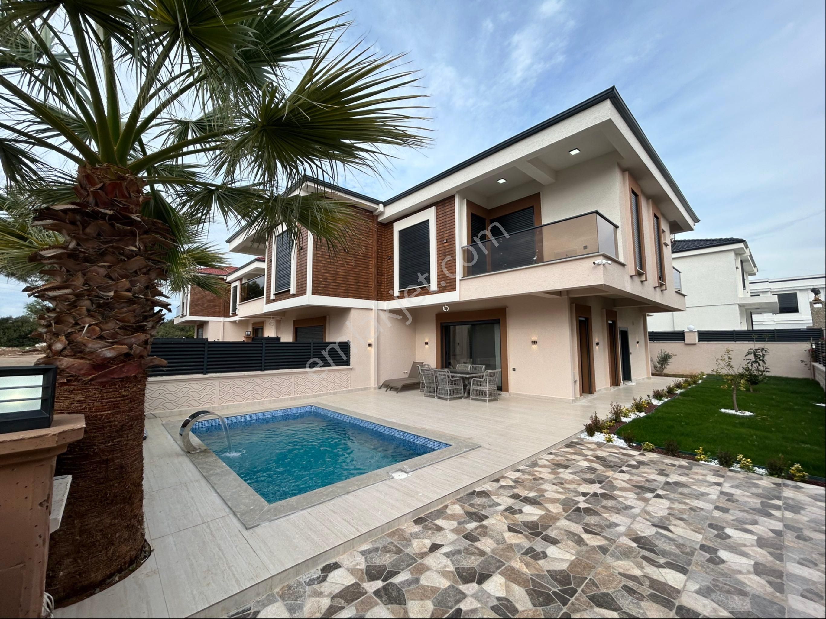 Didim Çamlıkta Eşyalı Havuzlu 3+1 Lüks Villa - Görsel 9