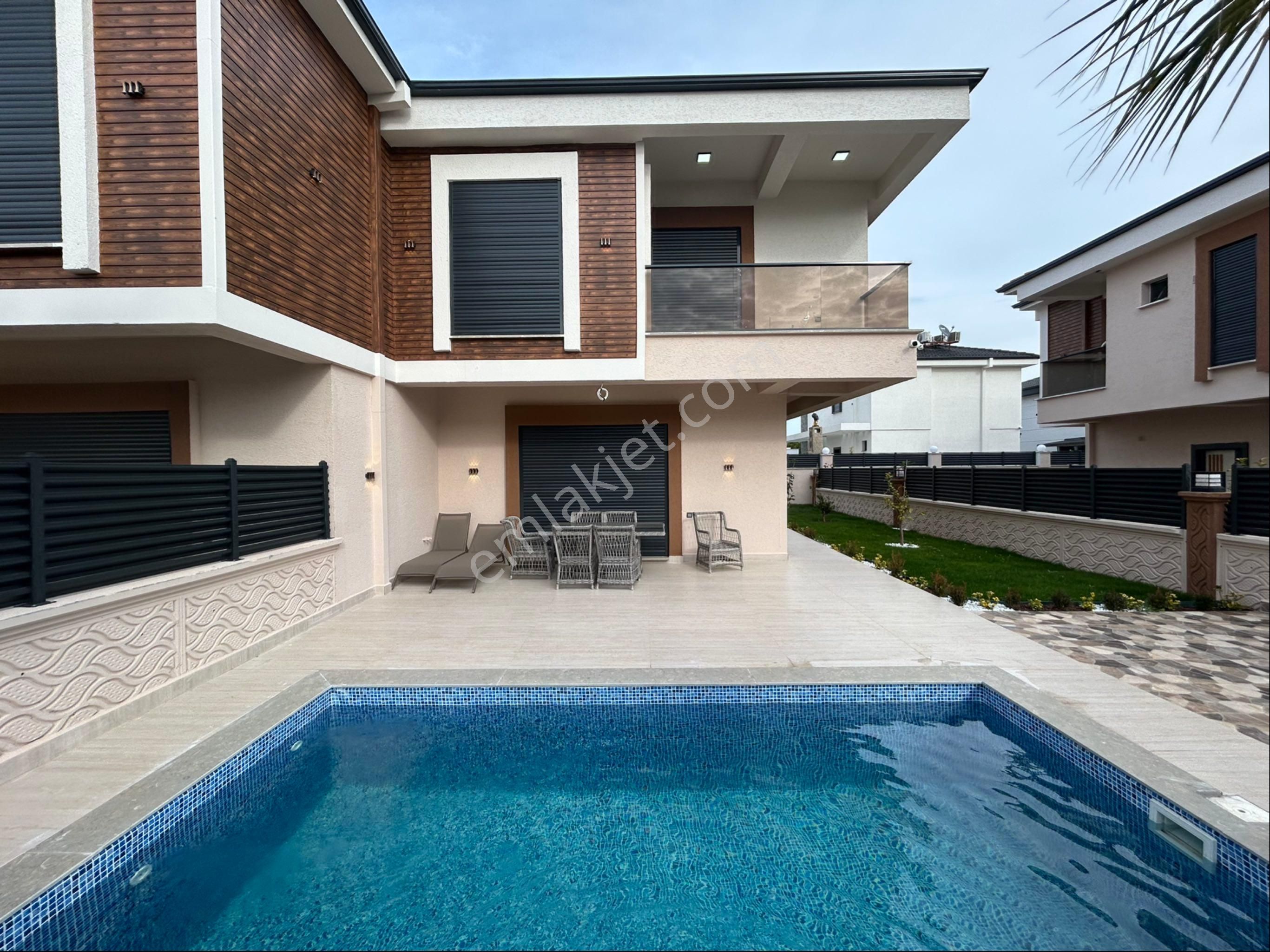 Didim Çamlıkta Eşyalı Havuzlu 3+1 Lüks Villa - Görsel 2