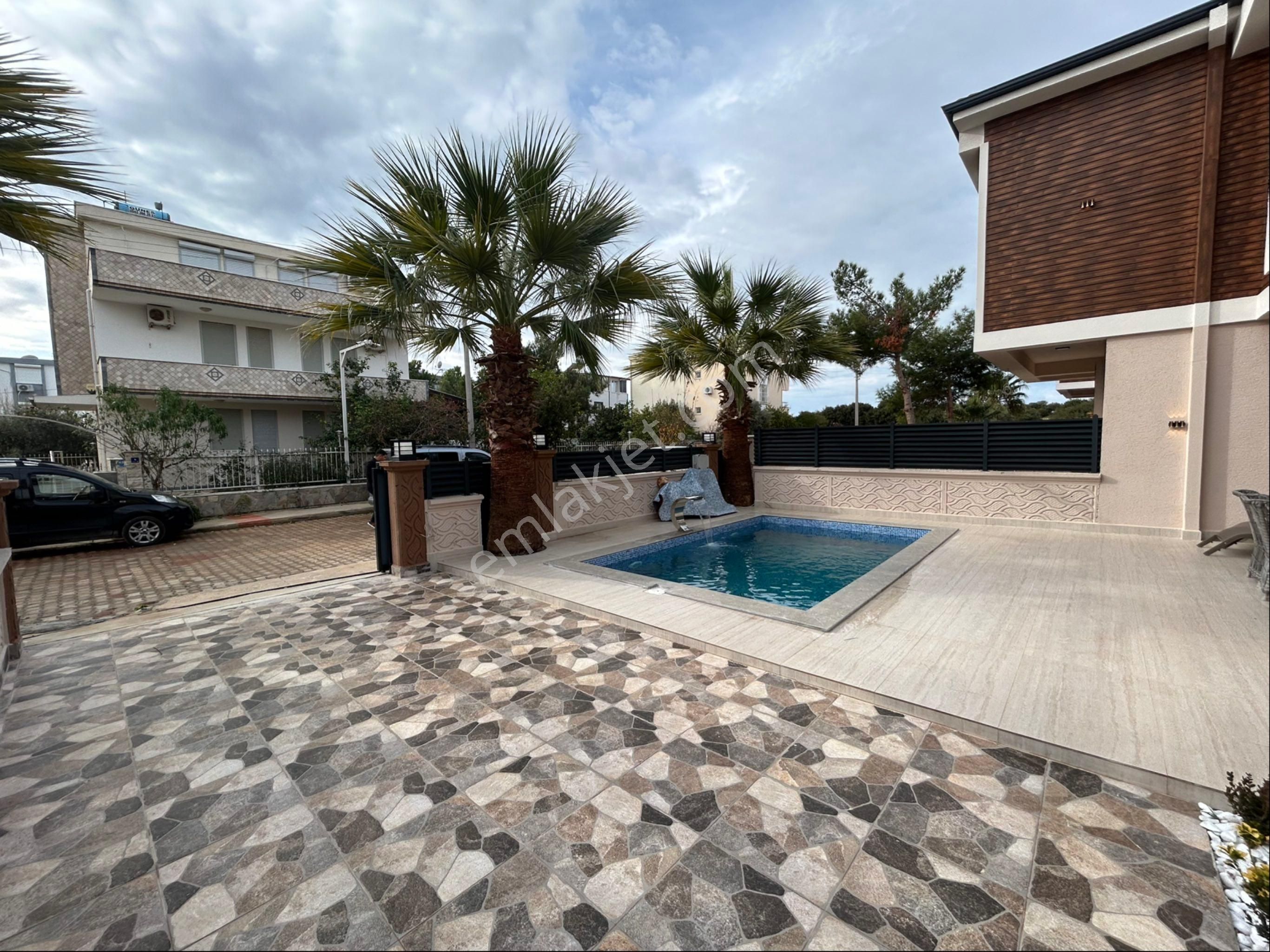 Didim Çamlıkta Eşyalı Havuzlu 3+1 Lüks Villa - Görsel 14