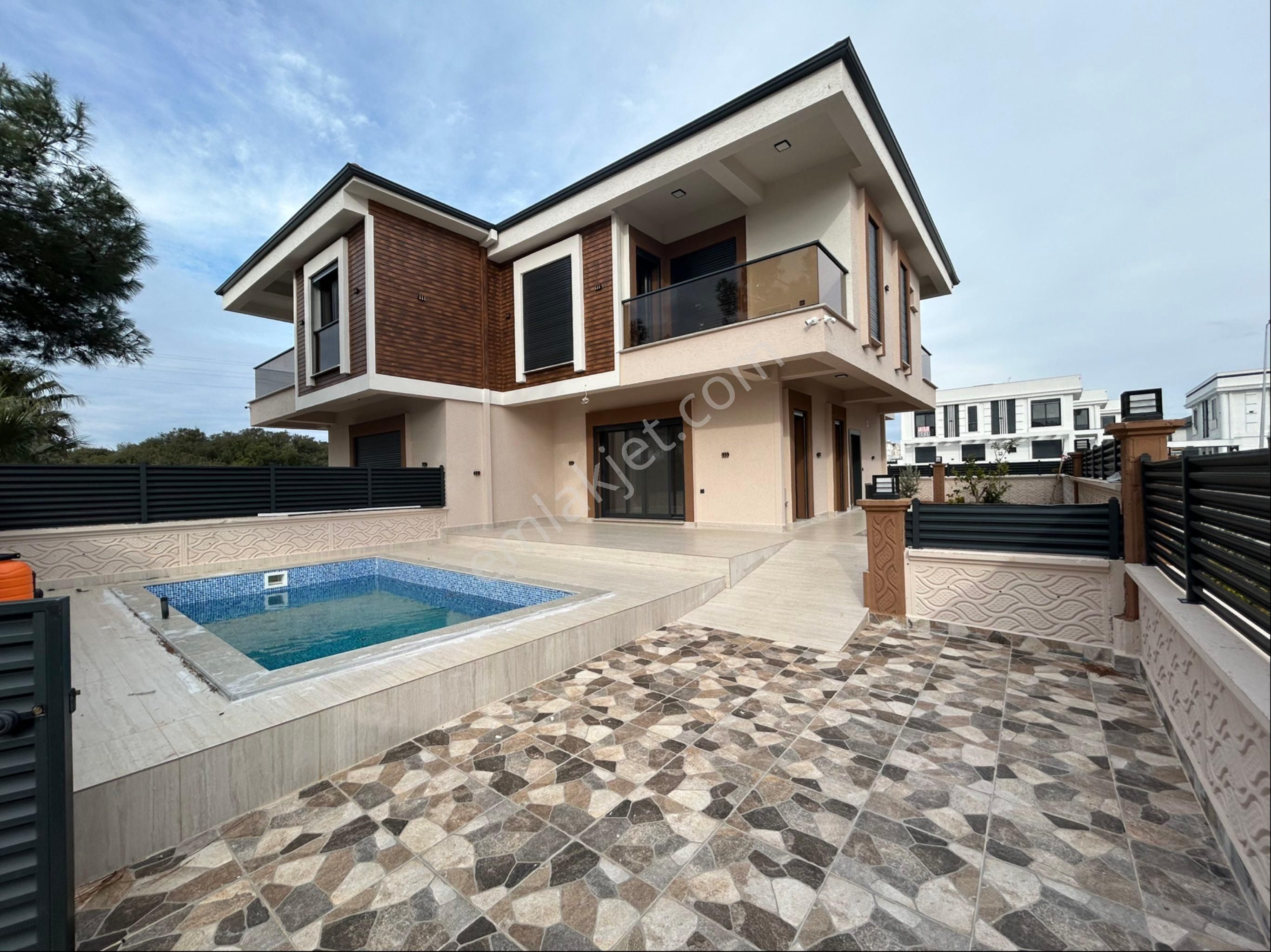 Didim Çamlıkta Eşyalı Havuzlu 3+1 Lüks Villa - Görsel 25