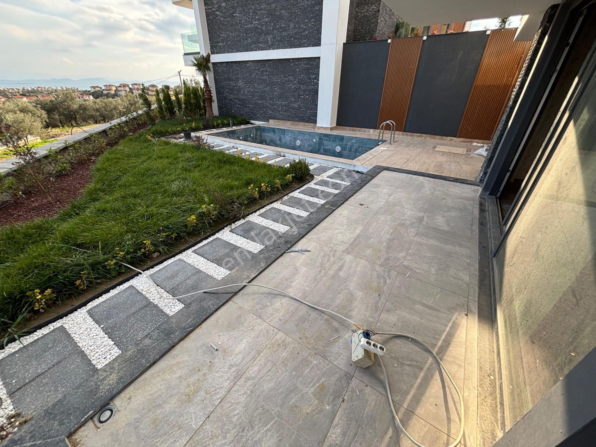 Yiğit'ten Güre'de Deniz Manzaralı Müstakil Havuzlu 3+2 Villa - Görsel 13
