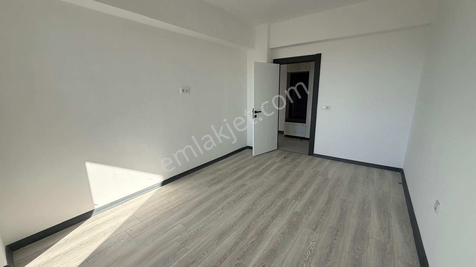 Turyaptan İzsiz Towers Da 12.kat Doğu Cephe 3+1 Kiralık Daire - Görsel 9