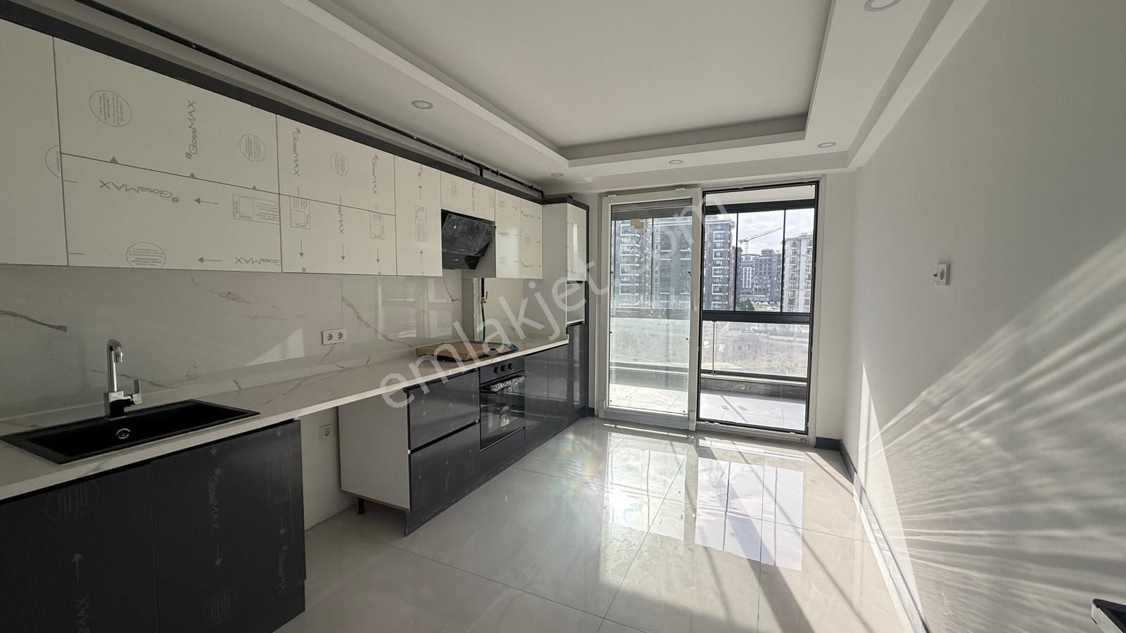 Turyaptan İzsiz Towers Da 12.kat Doğu Cephe 3+1 Kiralık Daire - Görsel 4