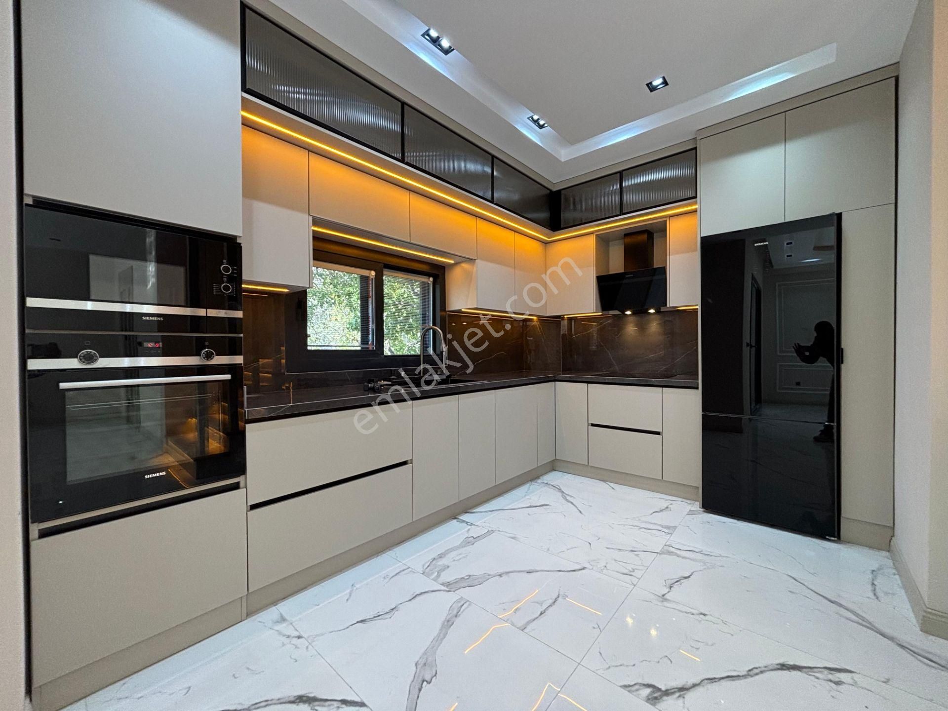 Yiğit'ten Altınoluk Fener'de Denize 100 Metre 4+1 Tripleks Villa - Görsel 10