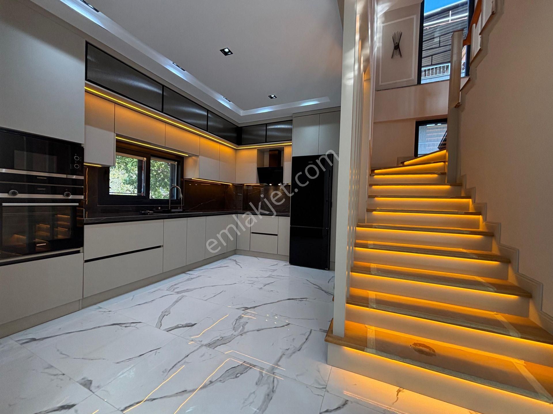 Yiğit'ten Altınoluk Fener'de Denize 100 Metre 4+1 Tripleks Villa - Görsel 11