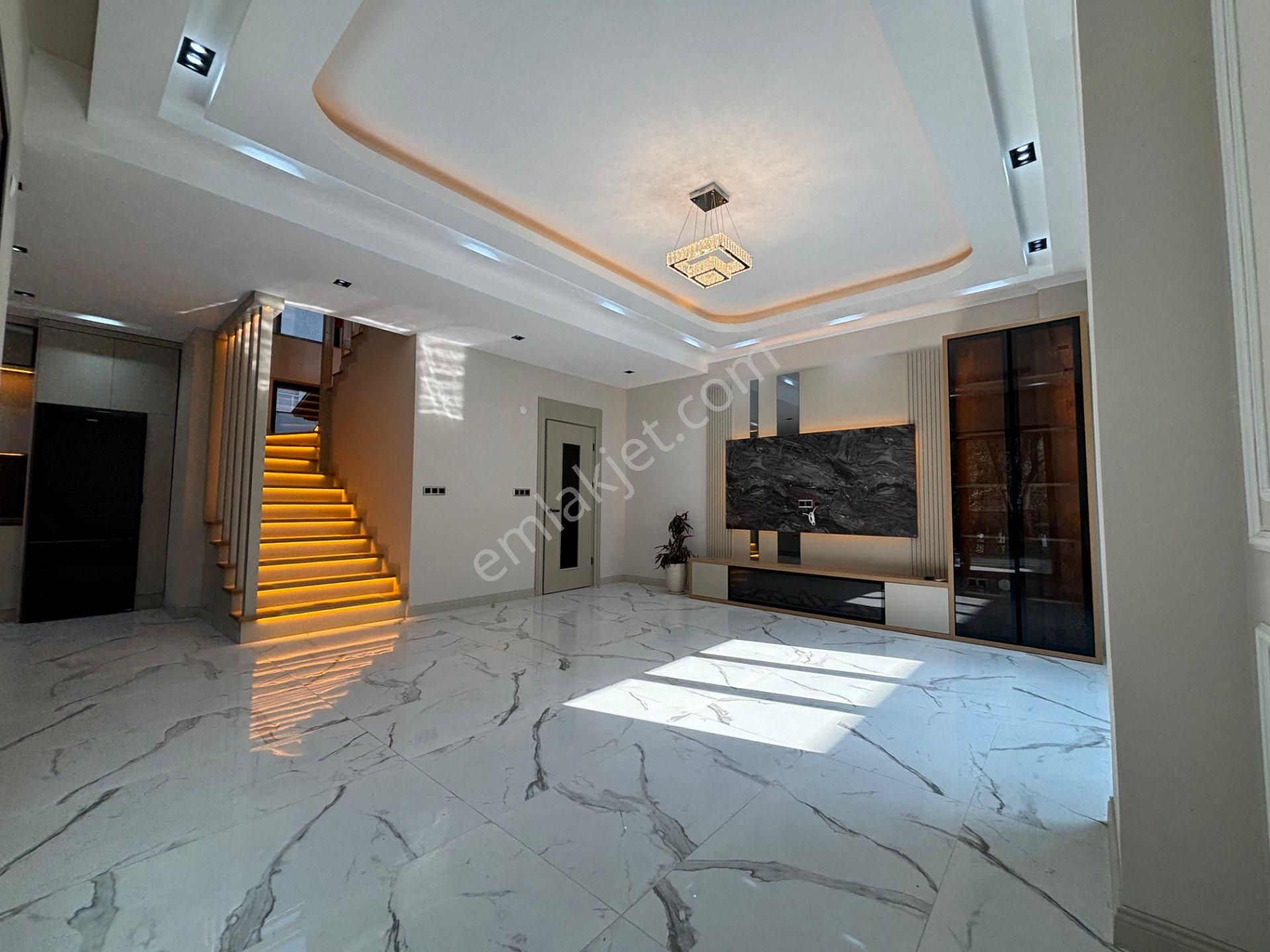 Yiğit'ten Altınoluk Fener'de Denize 100 Metre 4+1 Tripleks Villa - Görsel 16