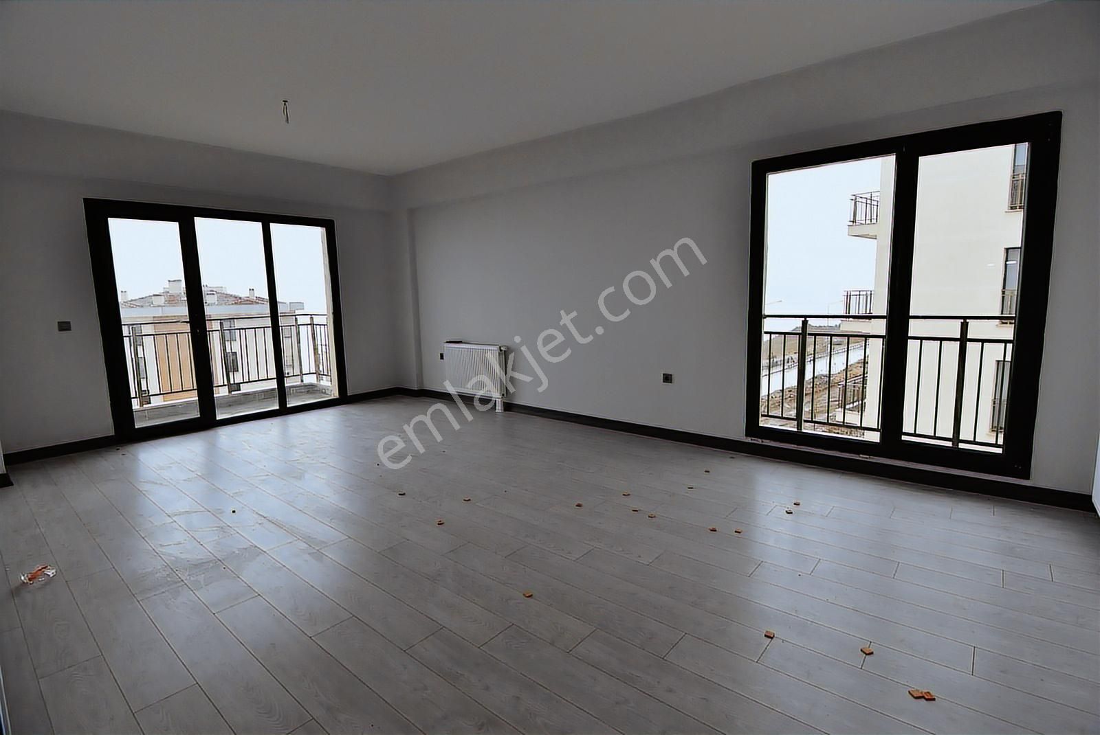 Toki'de Satılık Tapusu Hazır Manzaralı Arakat 3+1 - Görsel 17