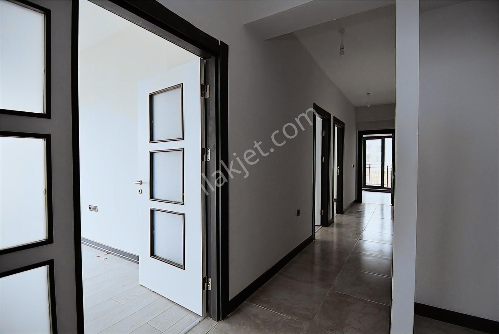 Toki'de Satılık Tapusu Hazır Manzaralı Arakat 3+1 - Görsel 8