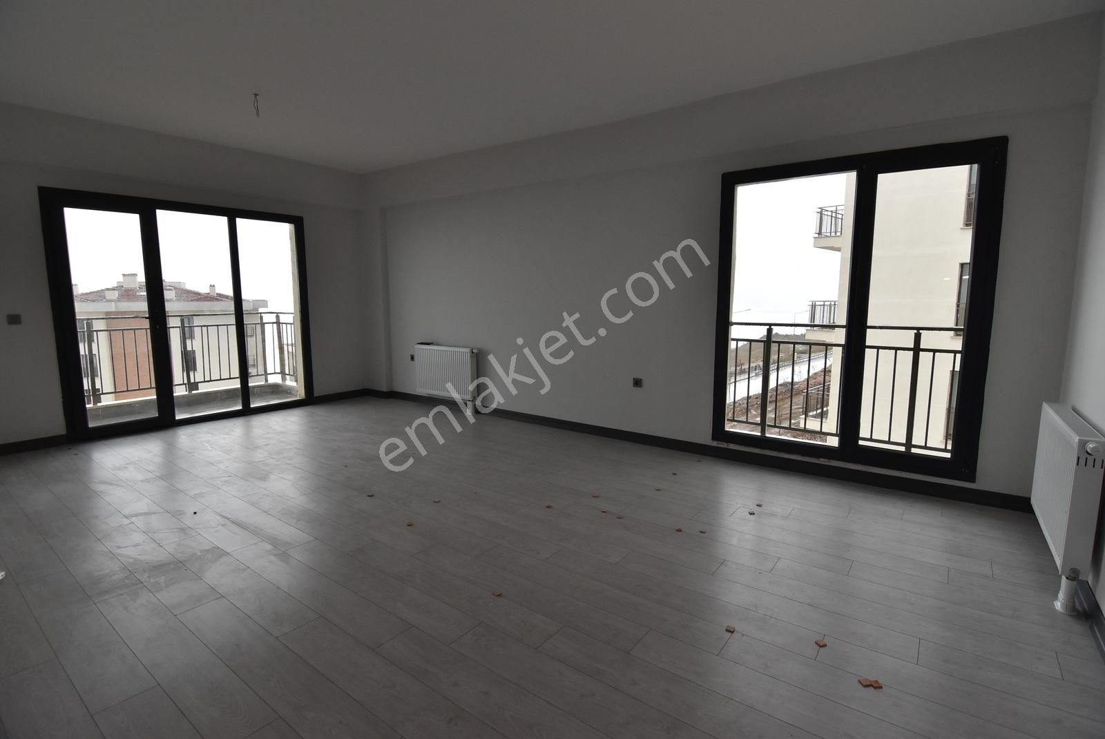 Toki'de Satılık Tapusu Hazır Manzaralı Arakat 3+1 - Görsel 12