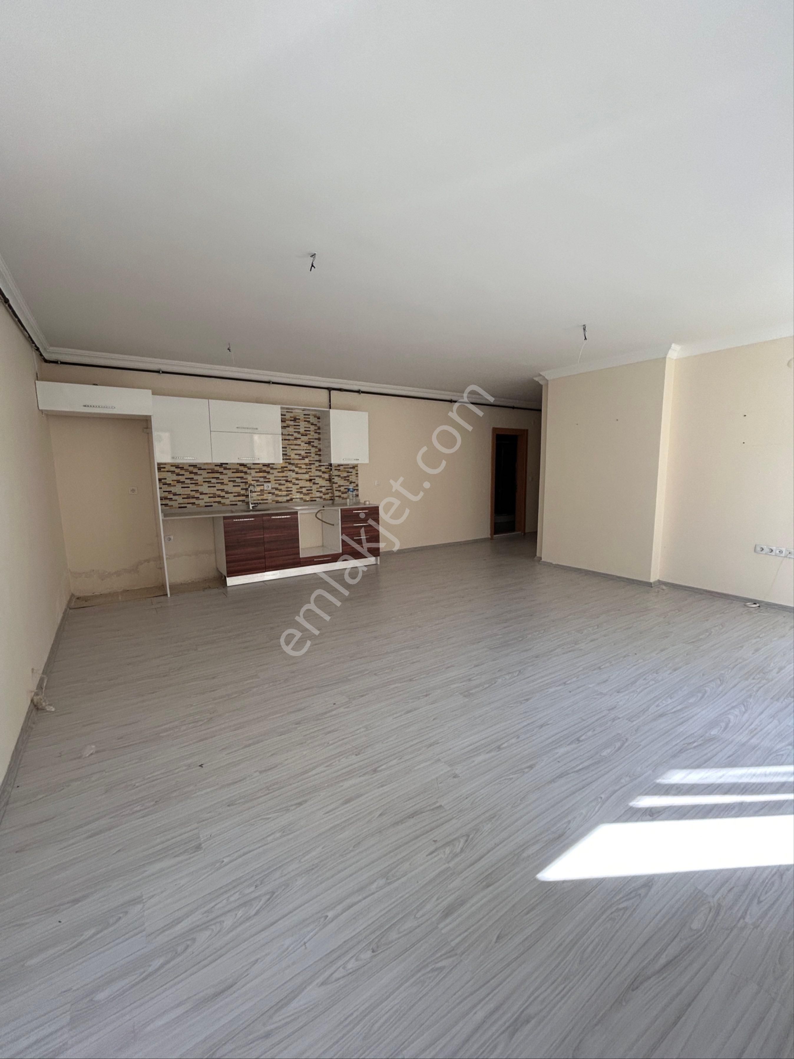 Trabzon Pelitli De Satılık 1+1 Daire - Görsel 9