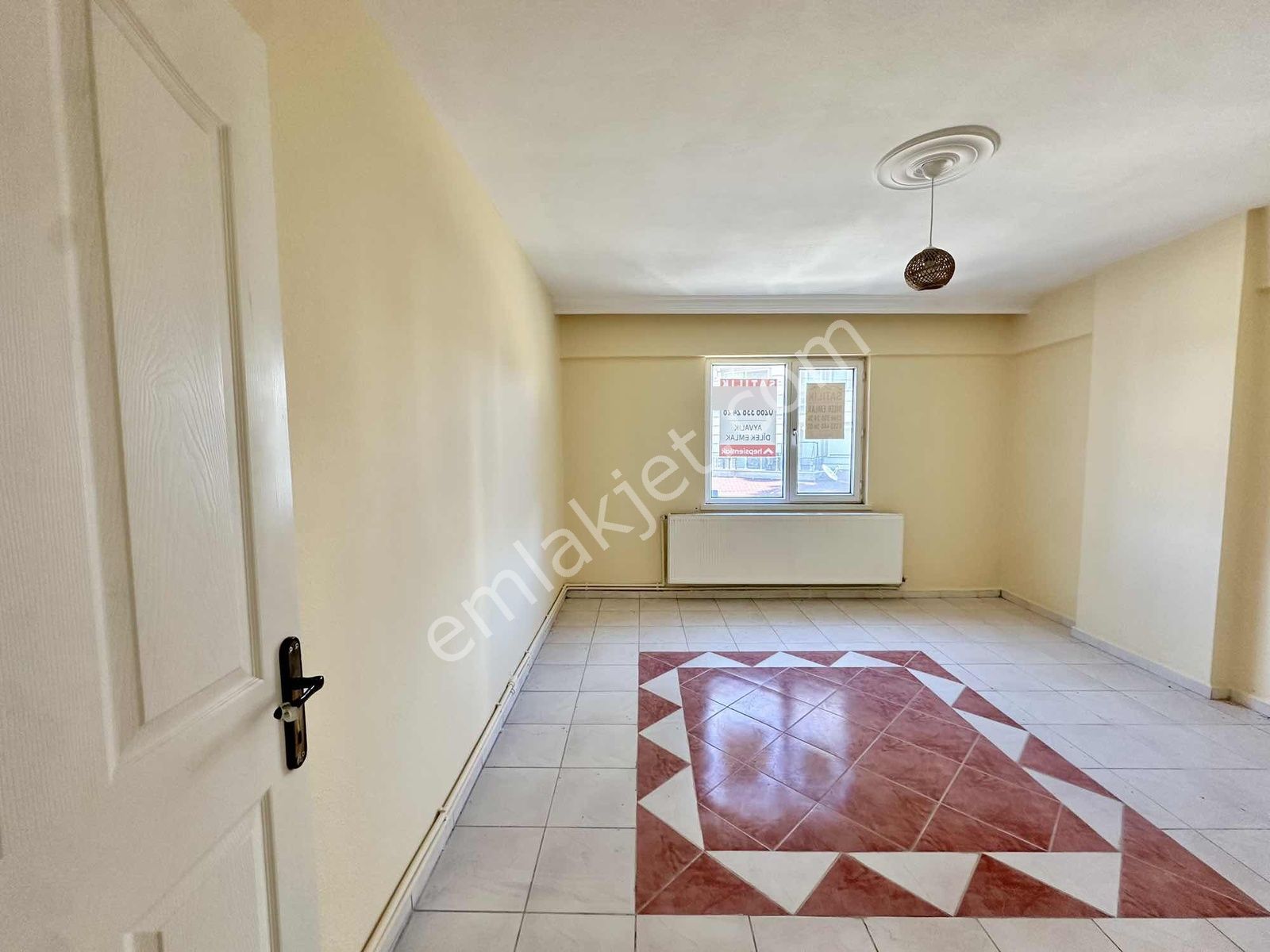 Altınova Merkezde 160 M2 + 30 M2 Teraslı 3+1 Satılık Daire - Görsel 13